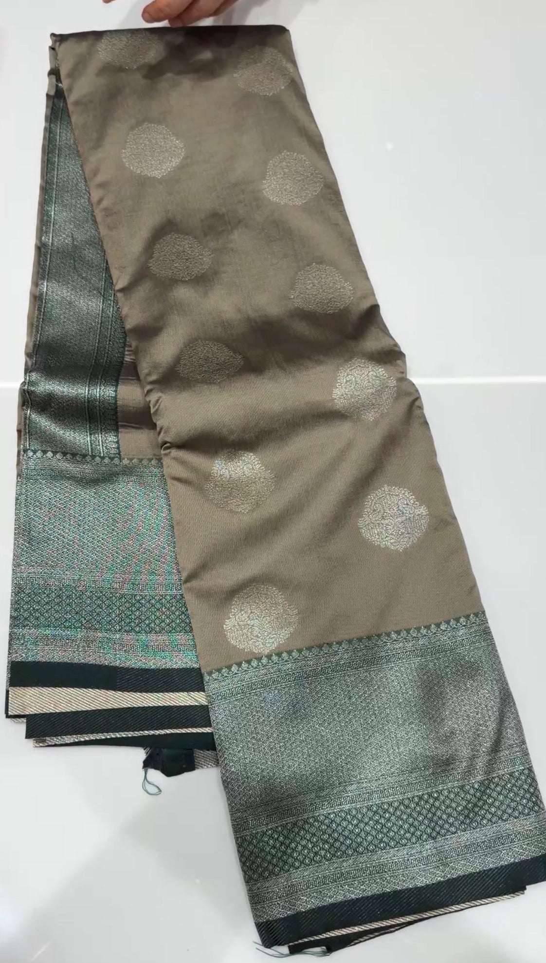 OFFER SALES SAREES - IHA 35424