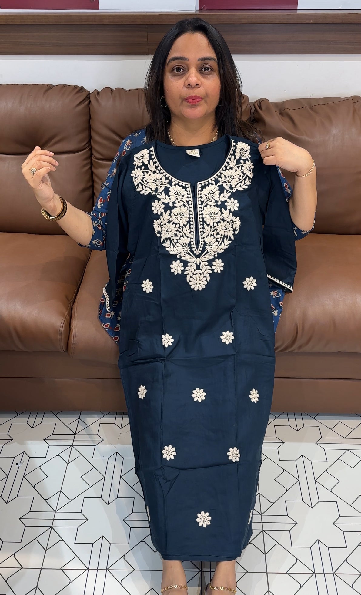BUDGET BUY CHIKANKARI TOPS - IHA 27266