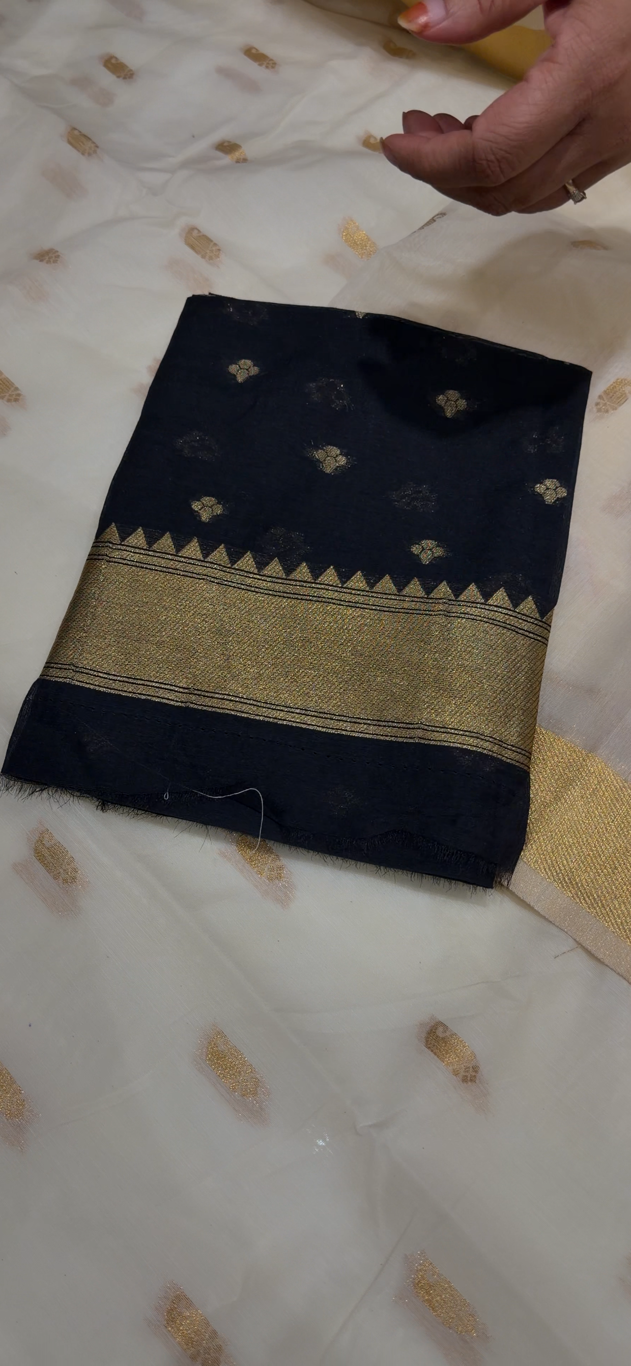MUL CHANDERI SAREES - IHA 34113