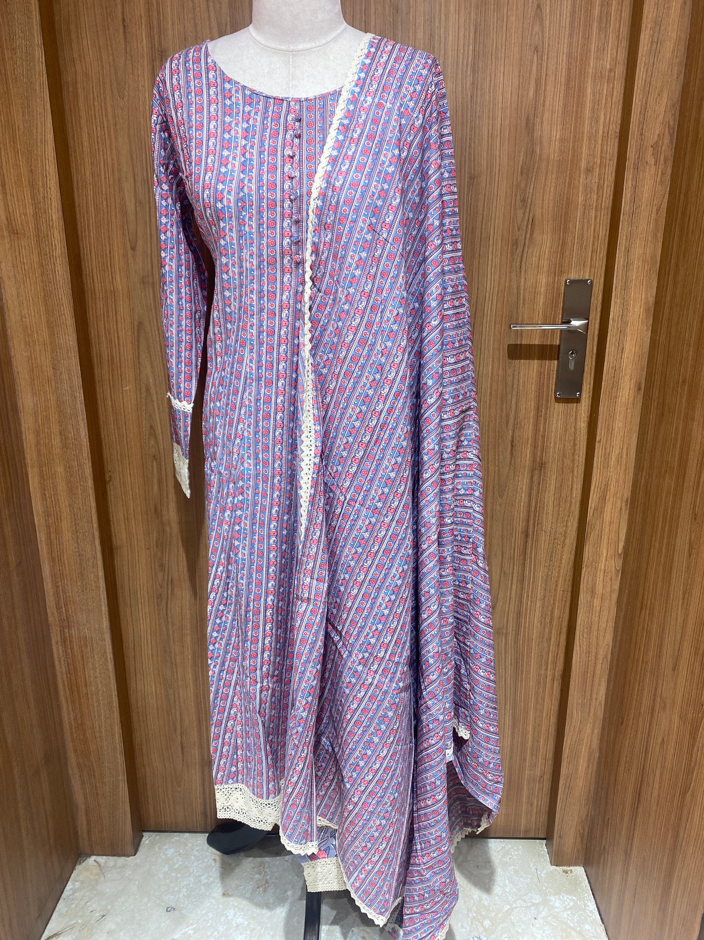 OFFER SALES TOP AND BOTTOM - IHA 27066