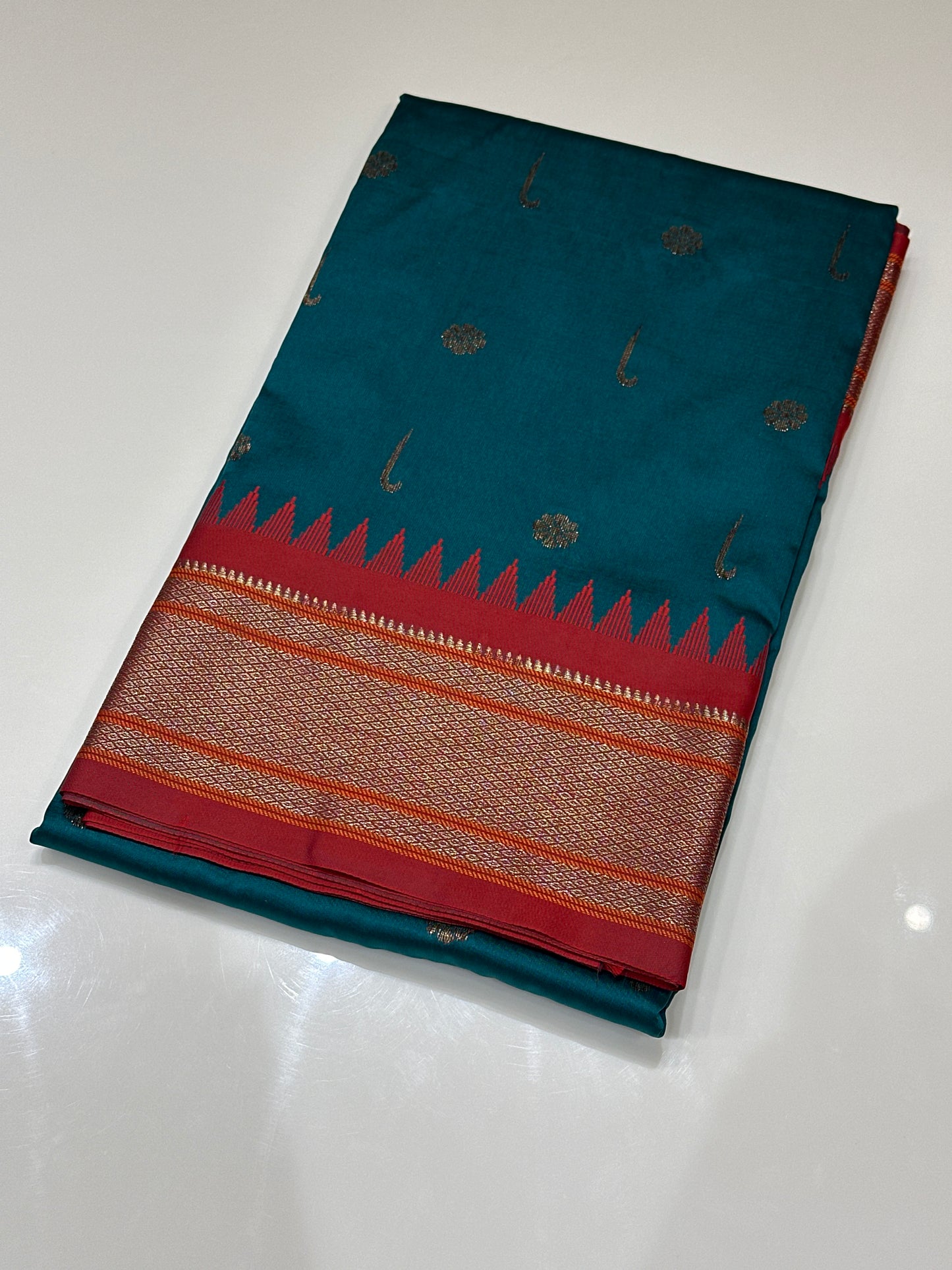 OFFER SALES SAREES - IHA 27131