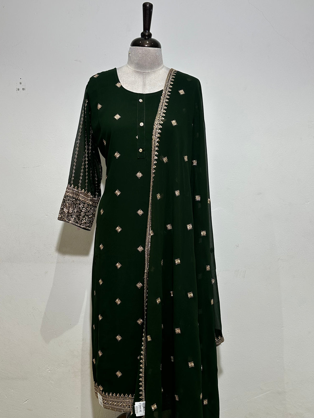 OFFER SALES READY TO WEAR SETS  -  IHA 35622