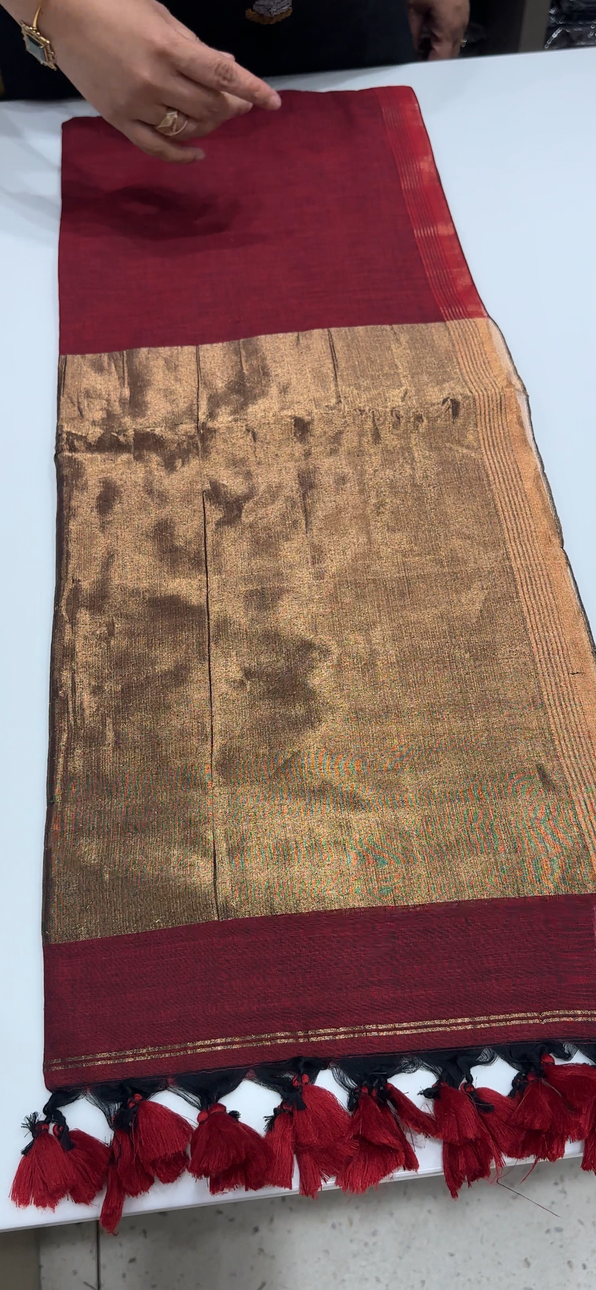 OFFER SALES SAREES - IHA 35468