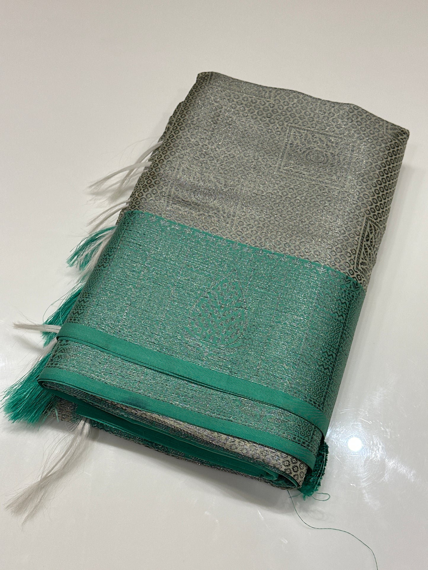 OFFER SALES SAREES - IHA 27172