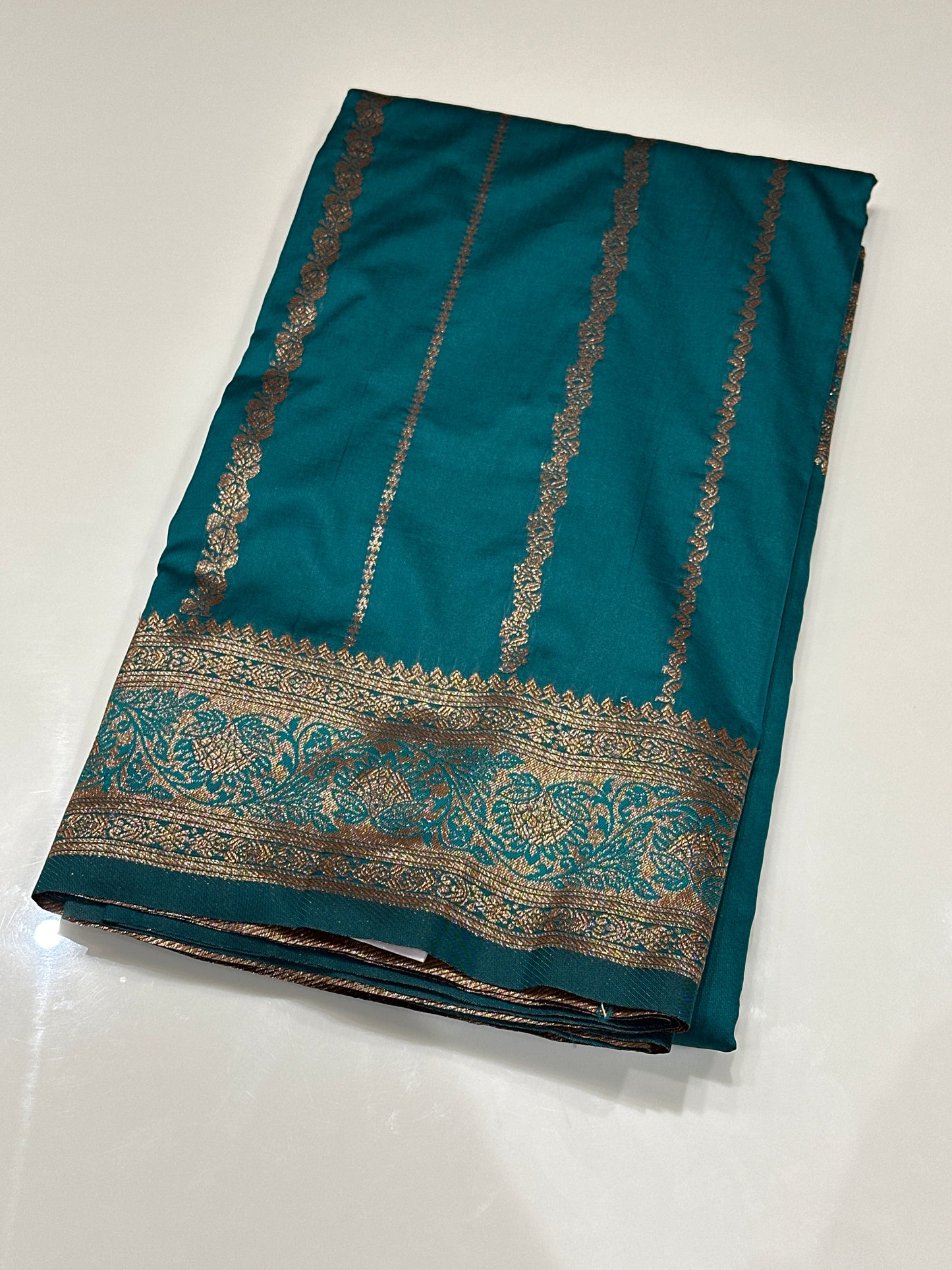 OFFER SALES SAREES - IHA 27137
