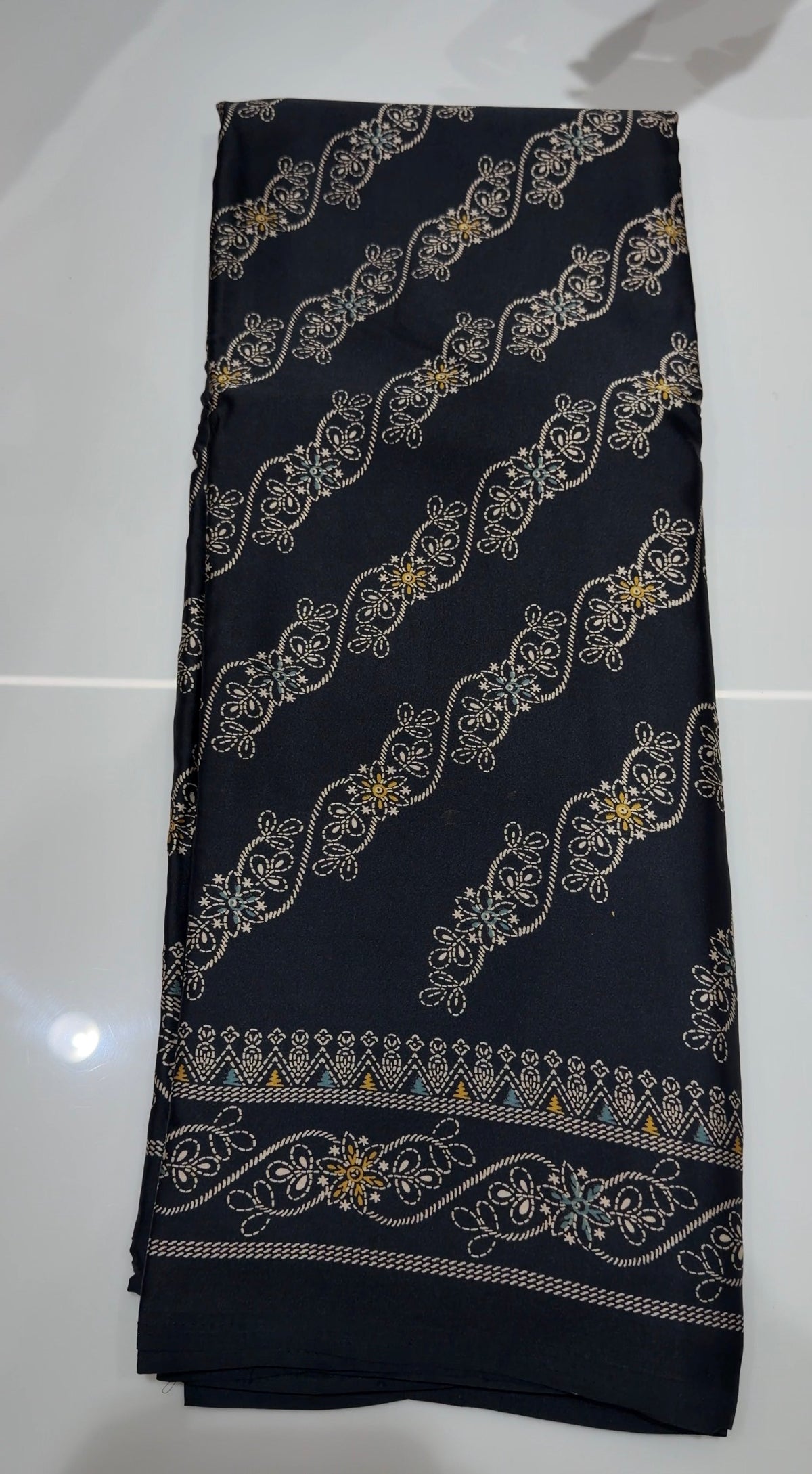 OFFER SALES SAREES - IHA 35387
