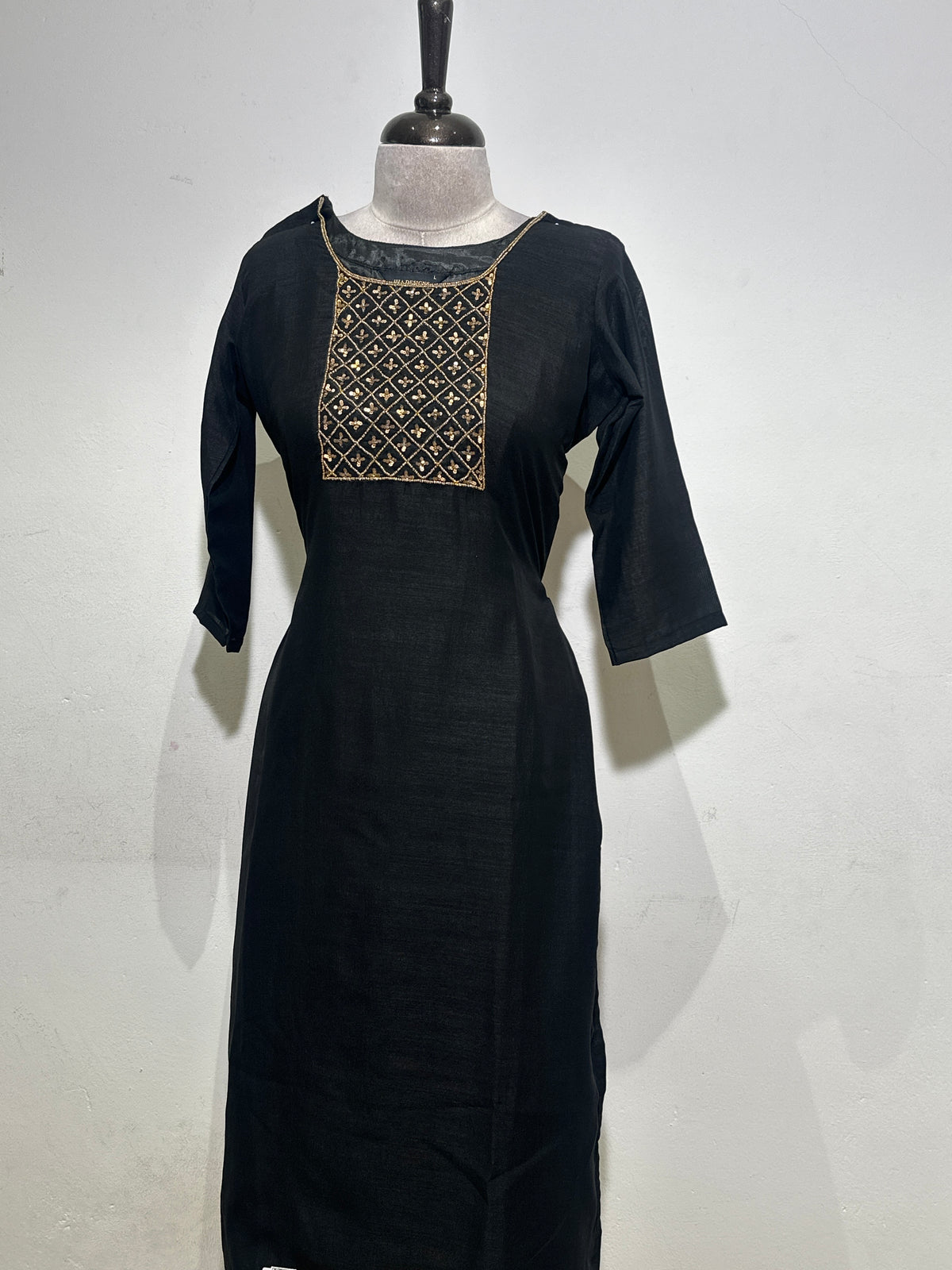 OFFER SALES READY TO WEAR SETS  -  IHA 35622