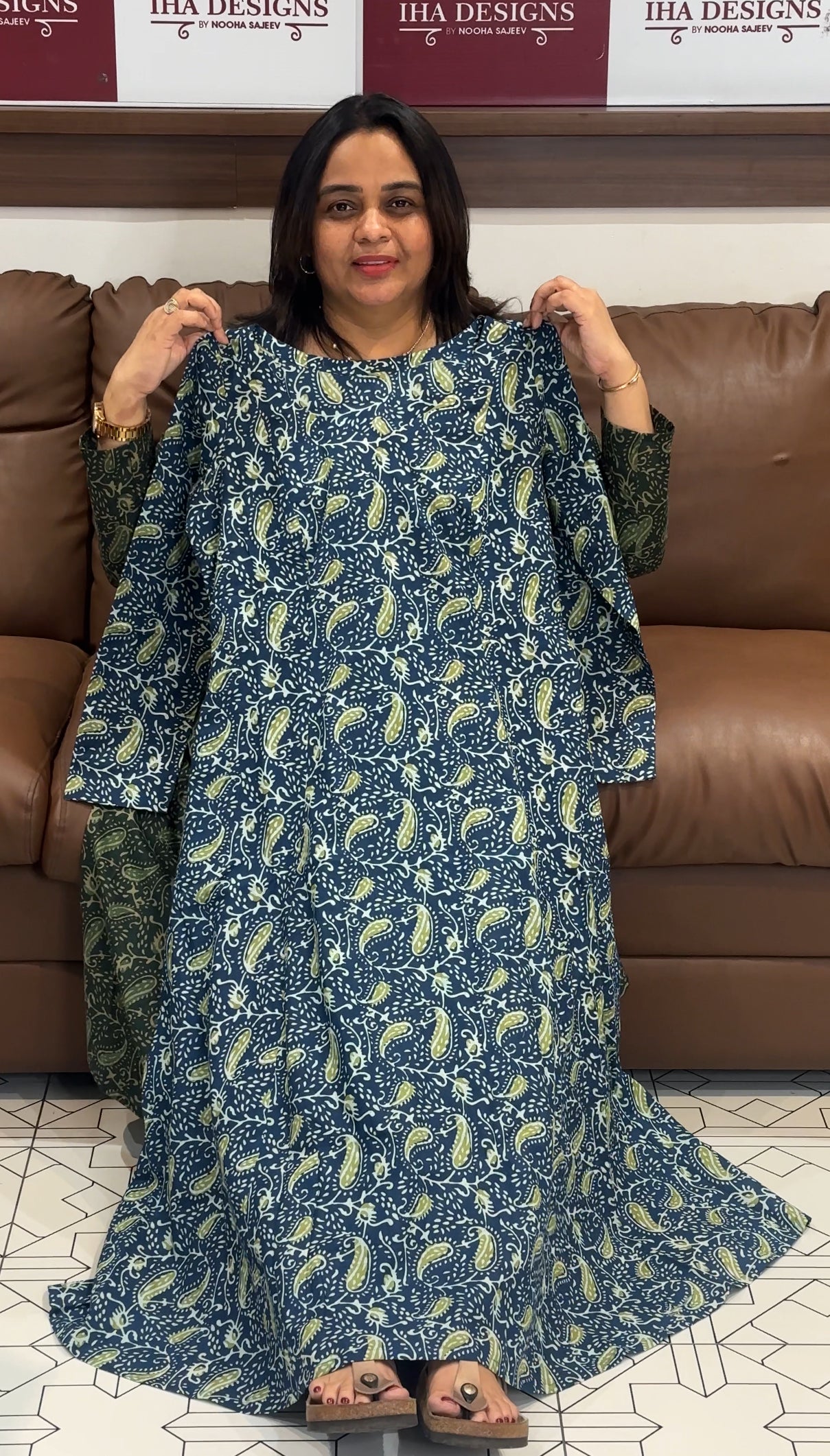 IHA'S IN-HOUSE PRINTED A-LINE TOPS - IHA 27259
