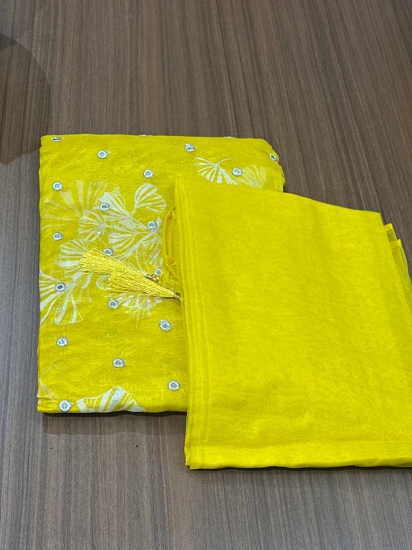 OFFER SALES UNSTITCHED SALWAR SUITS -  IHA 33925