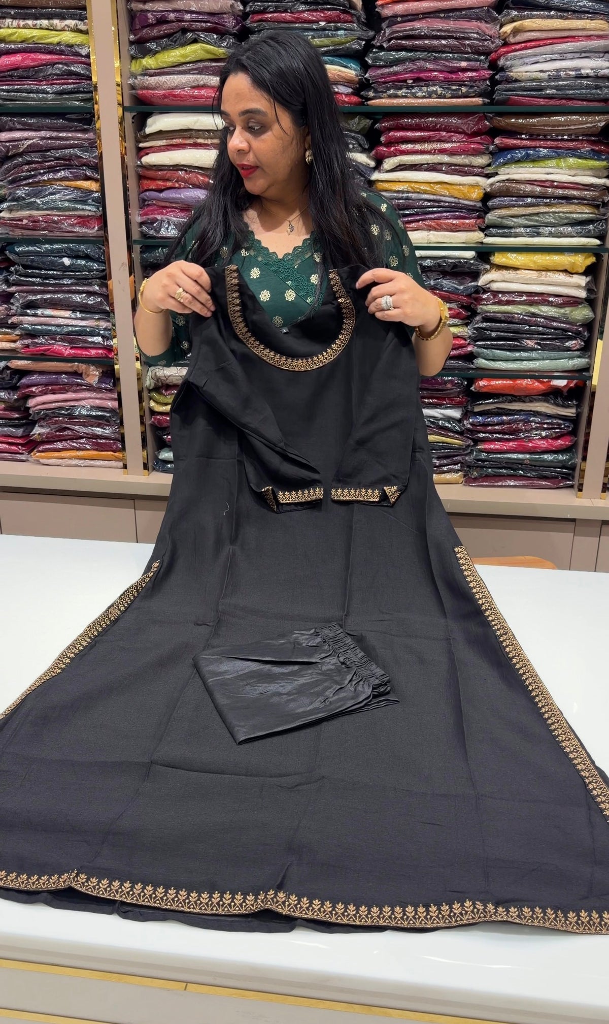 OFFER SALES READY TO WEAR SETS - IHA 35344