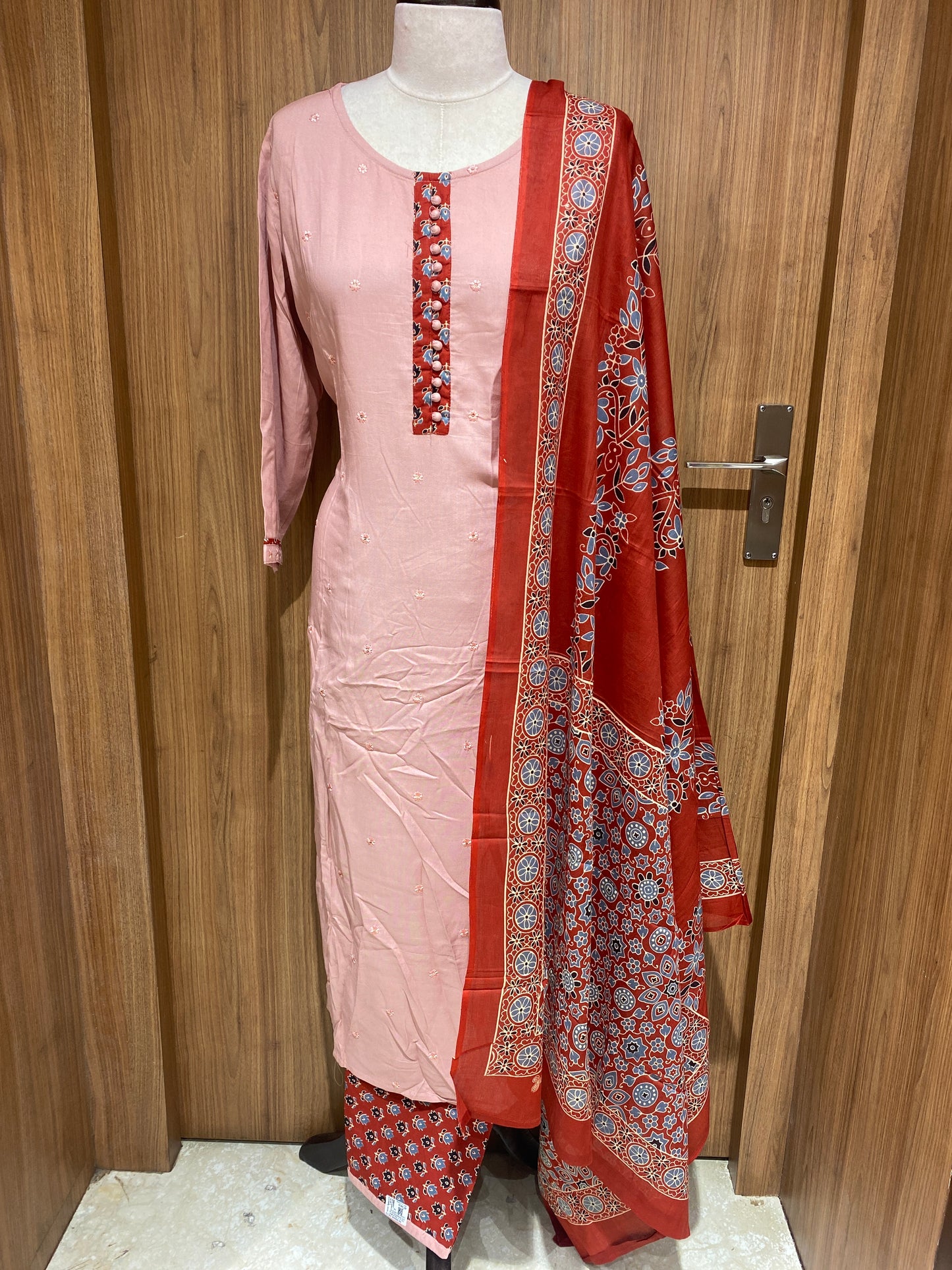 OFFER SALES TOP AND BOTTOM - IHA 27057