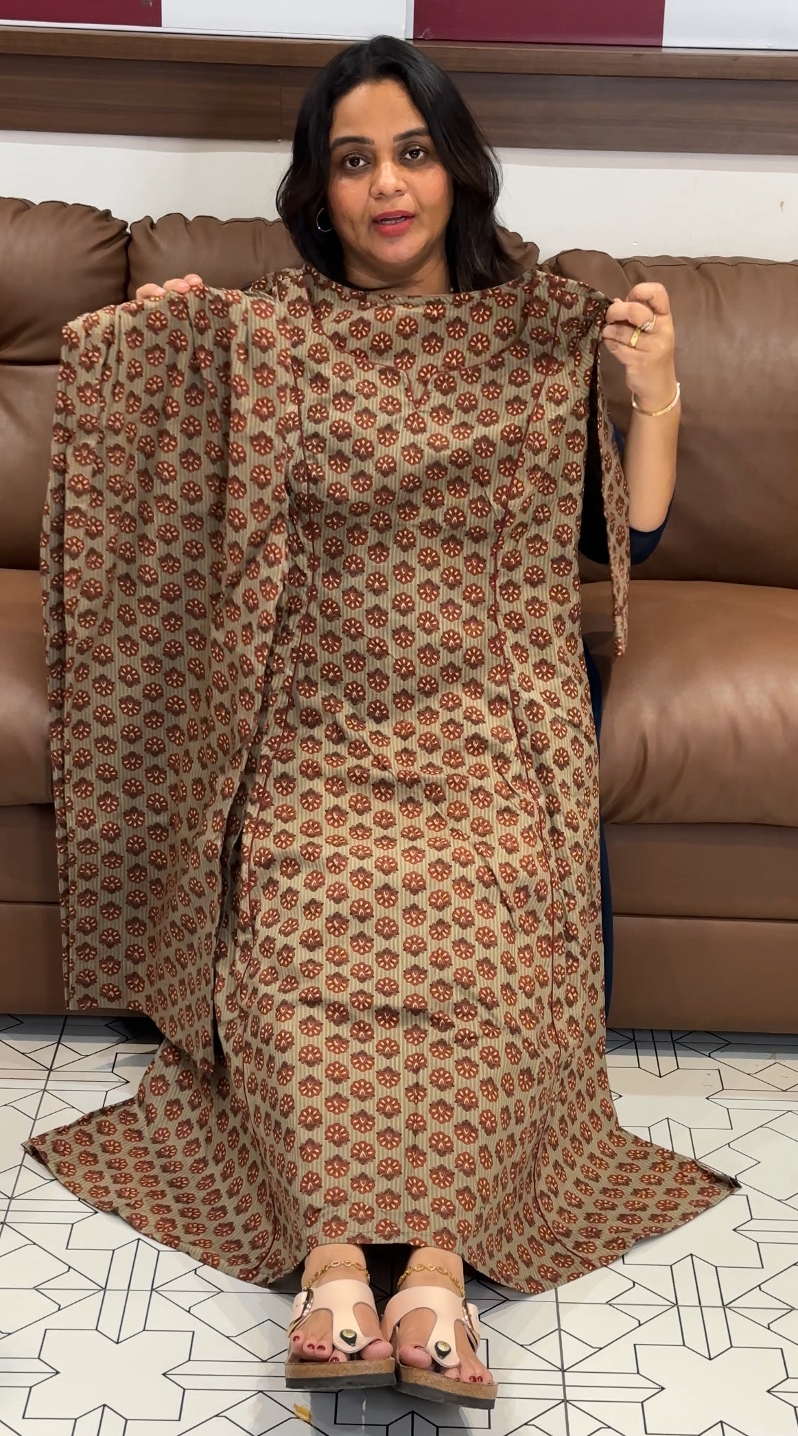 IHA'S IN-HOUSE LONG A-LINE TOP AND BOTTOM  - IHA 28049