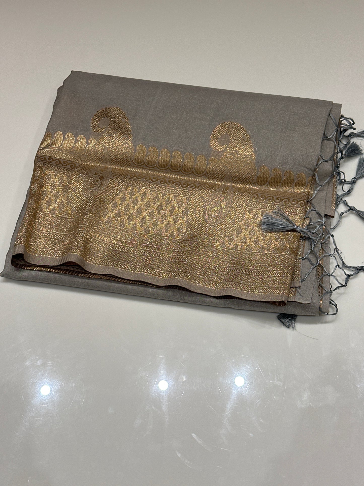 OFFER SALES SAREES - IHA 27172
