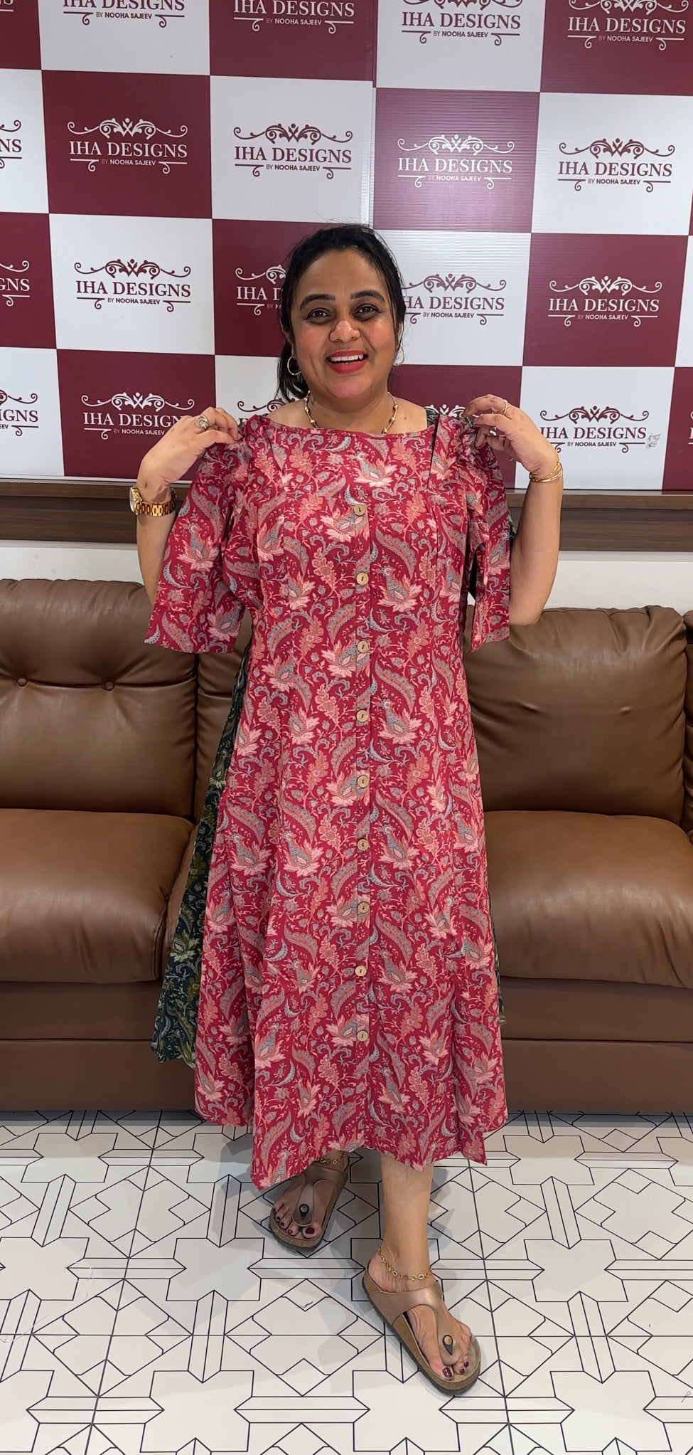 IHA'S IN-HOUSE PRINTED ALINE TOPS - IHA 27072