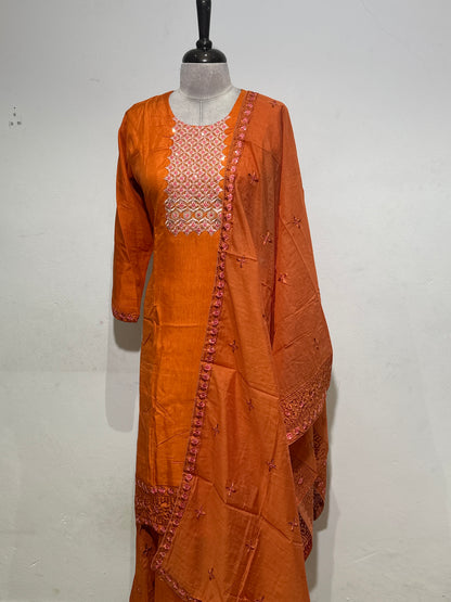 OFFER SALES READY TO WEAR SETS  -  IHA 35622