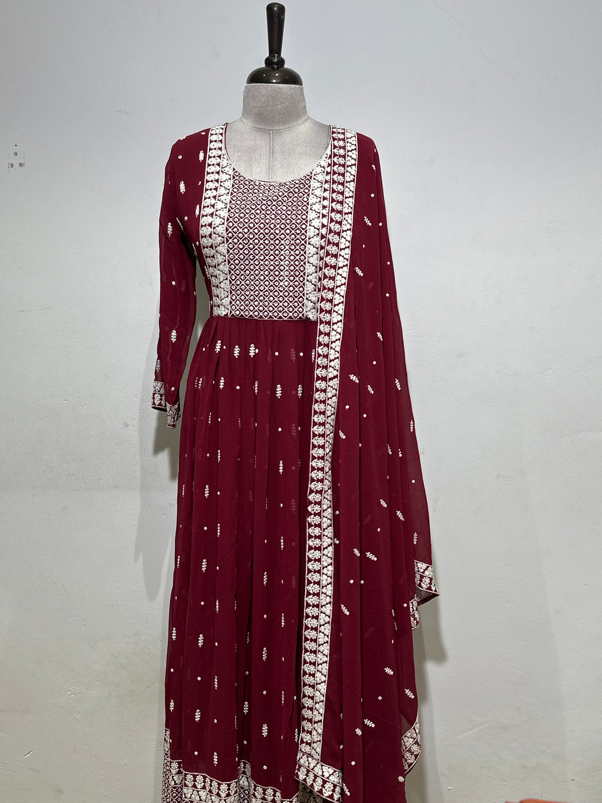 OFFER SALES READY TO WEAR SETS  -  IHA 35622