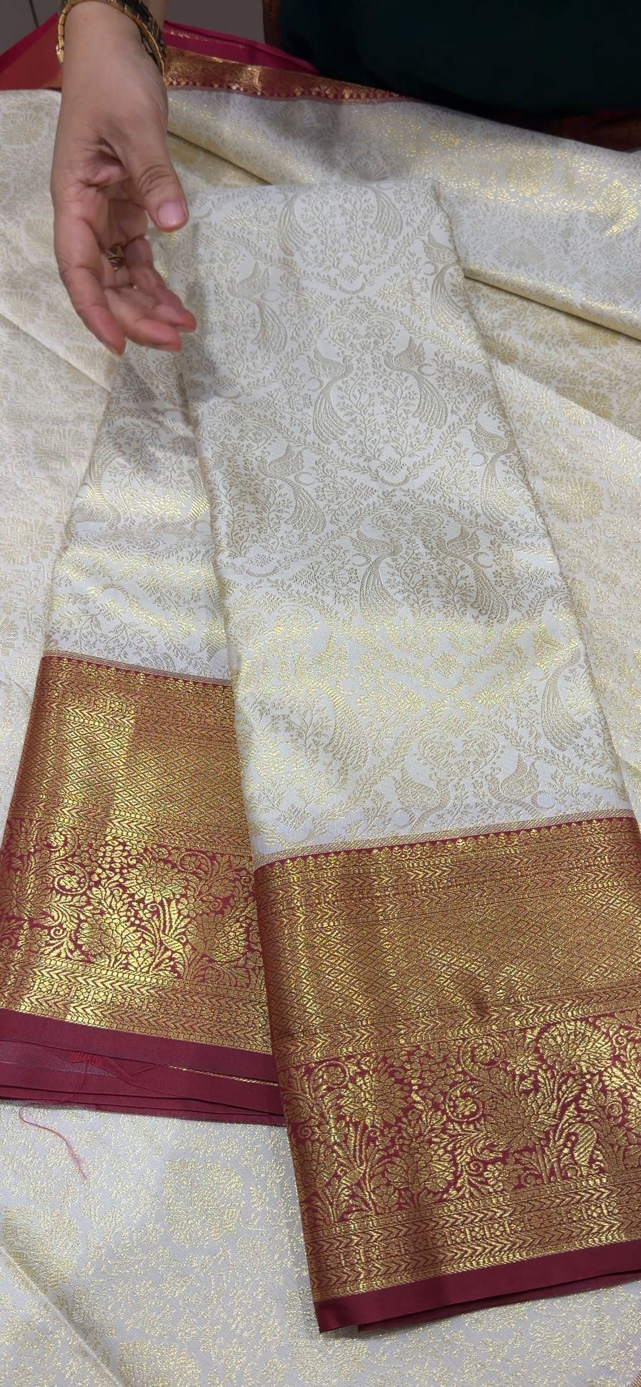 SEMI KANCHIPURAM SAREES - IHA 33926