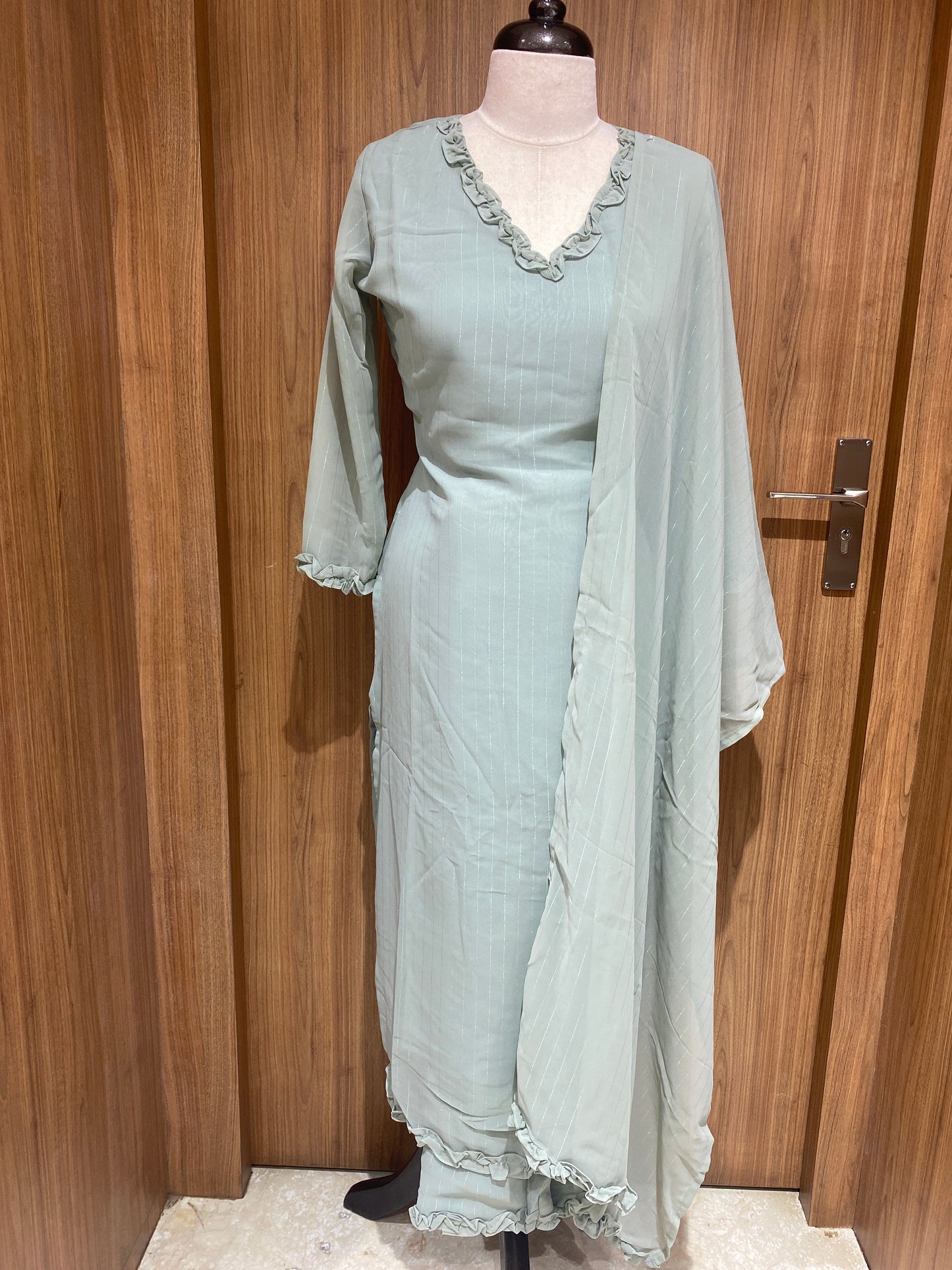 OFFER SALES TOP AND BOTTOM - IHA 27052