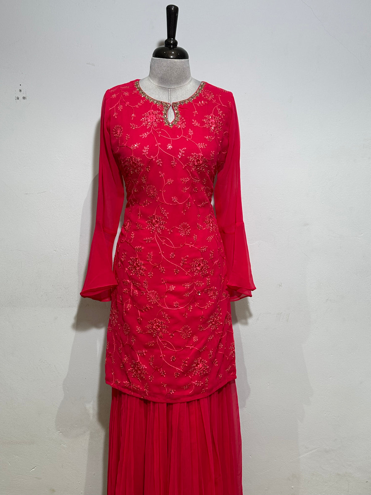 OFFER SALES READY TO WEAR SETS  -  IHA 35622