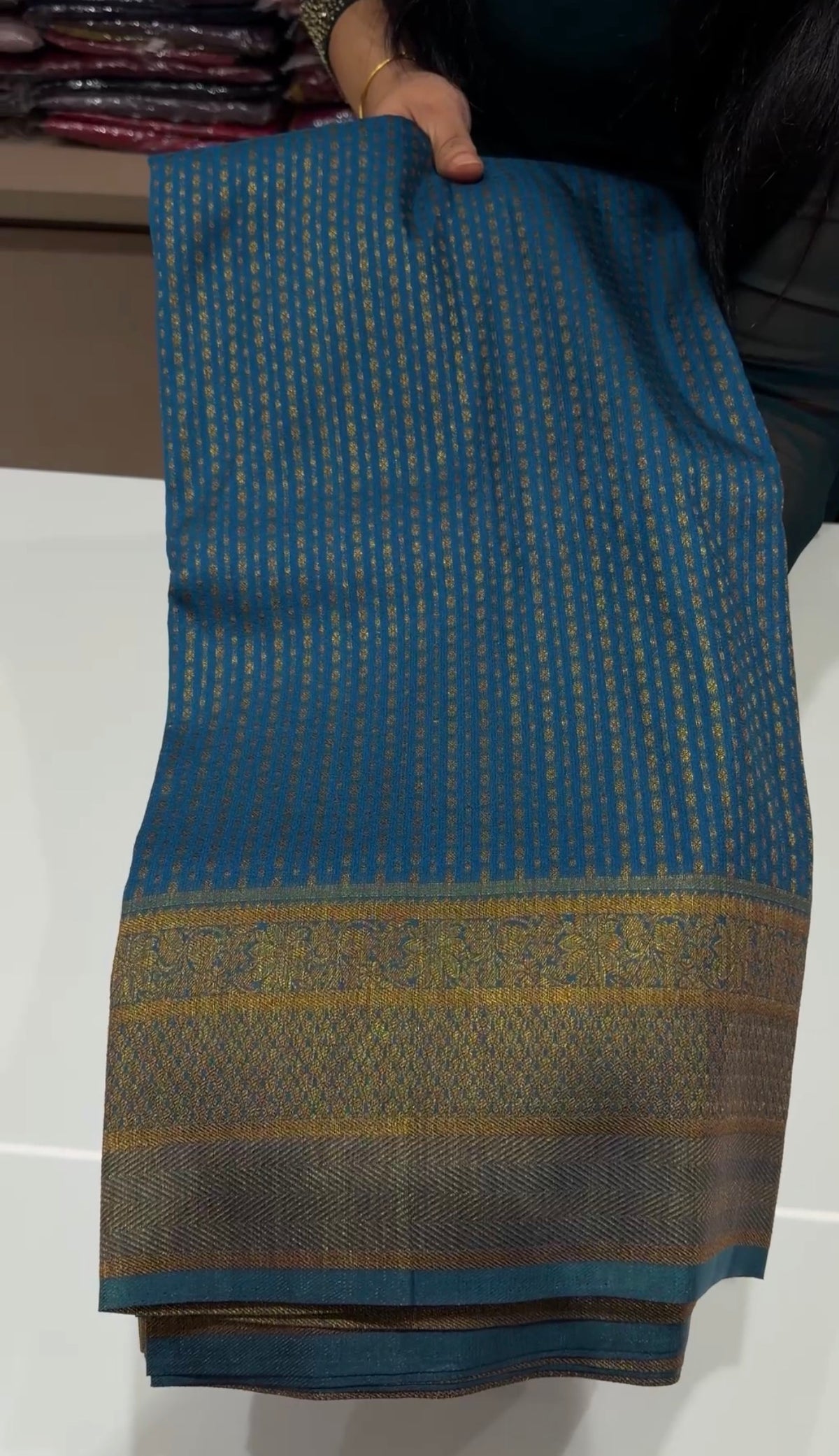 OFFER SALES SAREES - IHA 35386