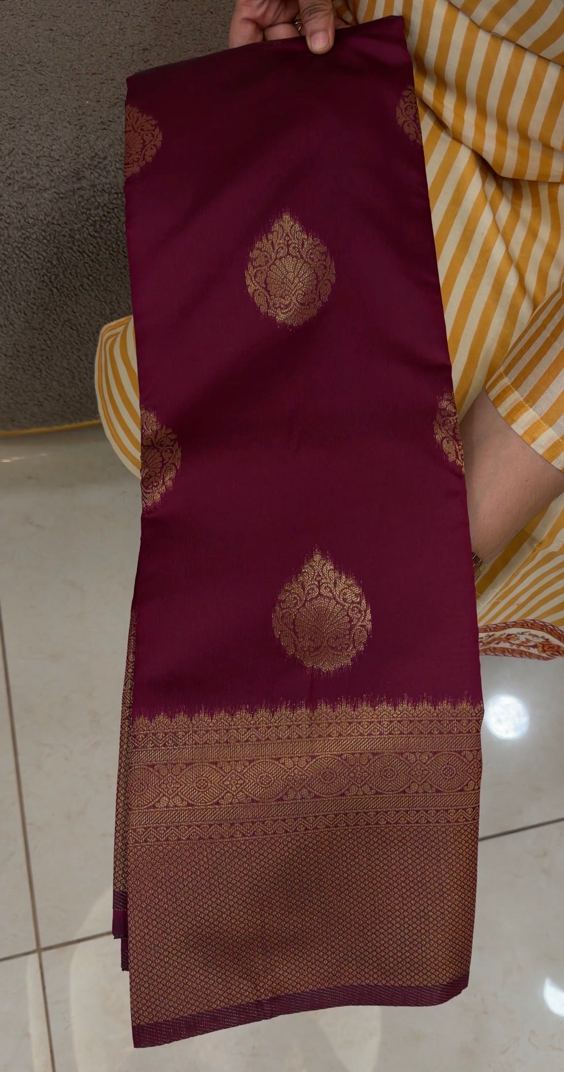 OFFER SALES SAREES - IHA 35525