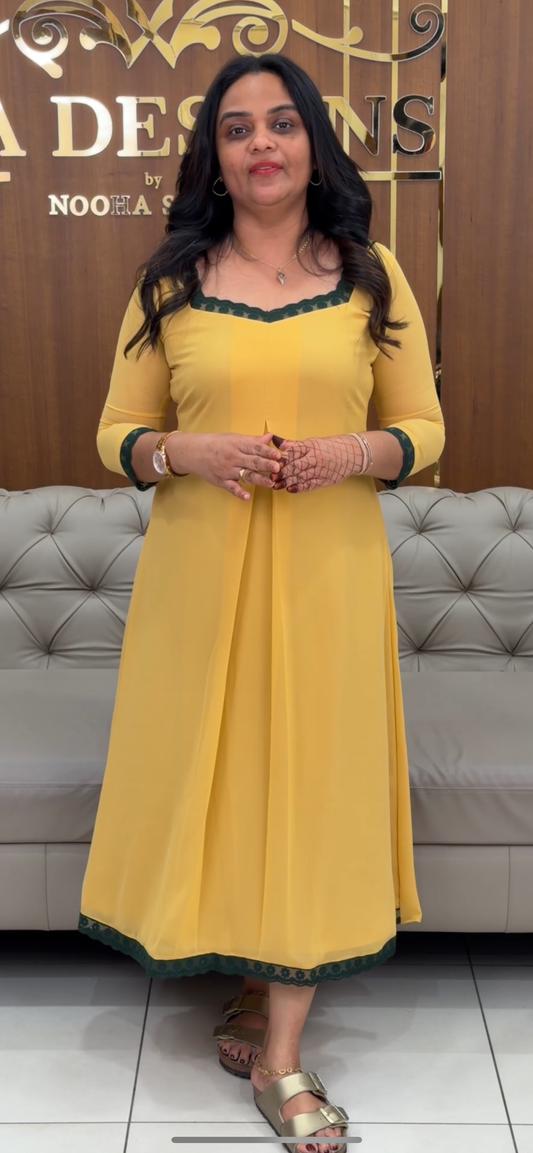 IHA'S IN-HOUSE DESIGNER ALINE TOP-IHA 30365