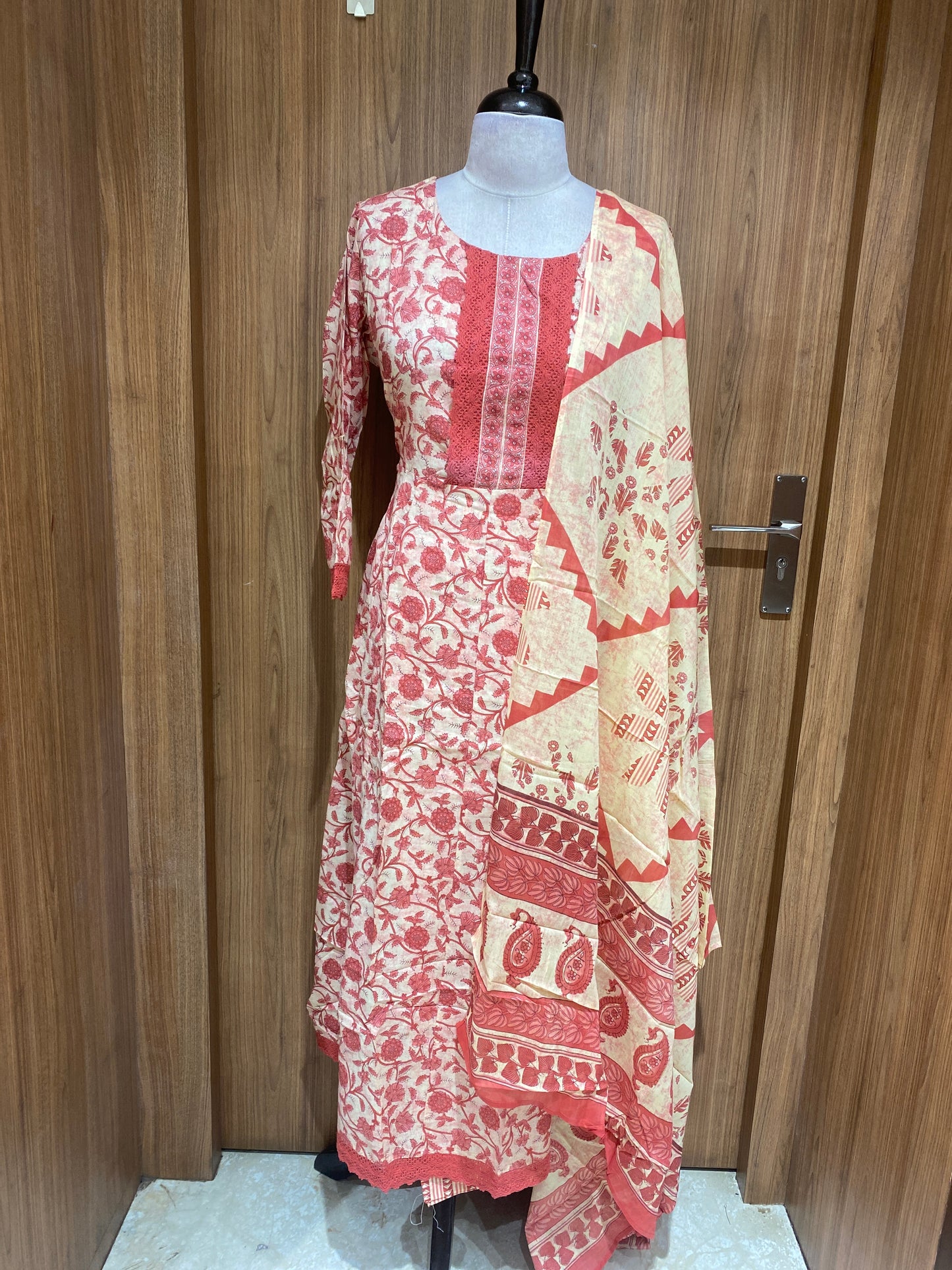 OFFER SALES TOP AND BOTTOM - IHA 27066
