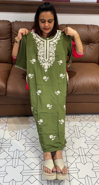 BUDGET BUY LUCKNOWI CHIKANKARI KURTHI - IHA 15142