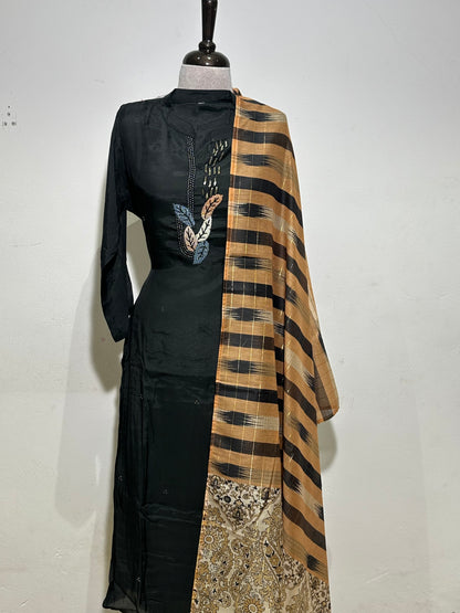 OFFER SALES READY TO WEAR SETS  -  IHA 35622