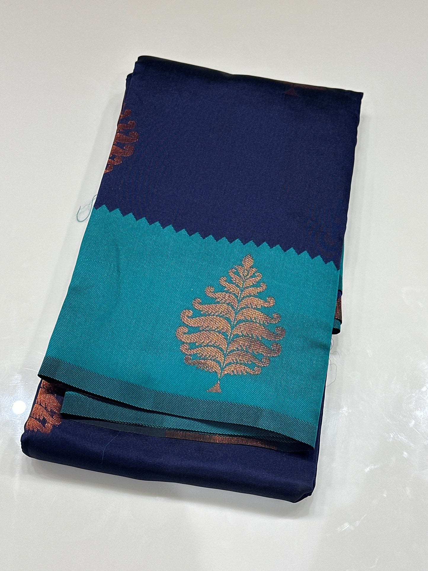 OFFER SALES SAREES - IHA 27178