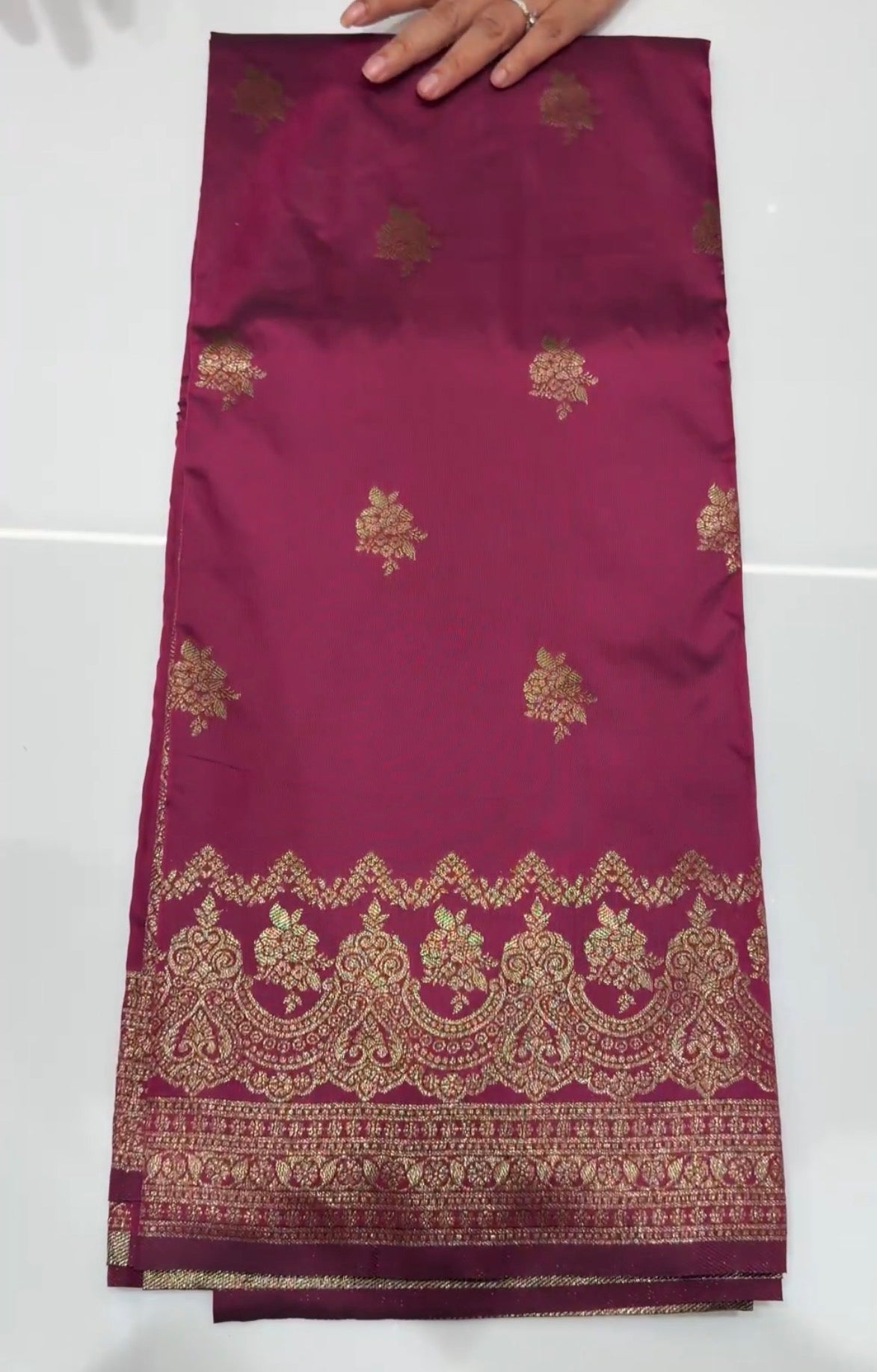 OFFER SALES SAREES - IHA 35424