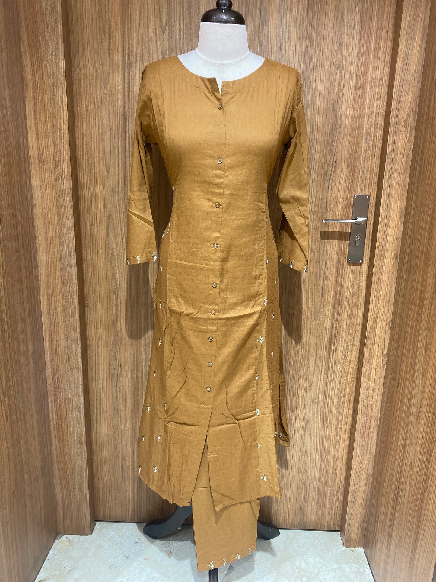 OFFER SALES TOP AND BOTTOM - IHA 27057