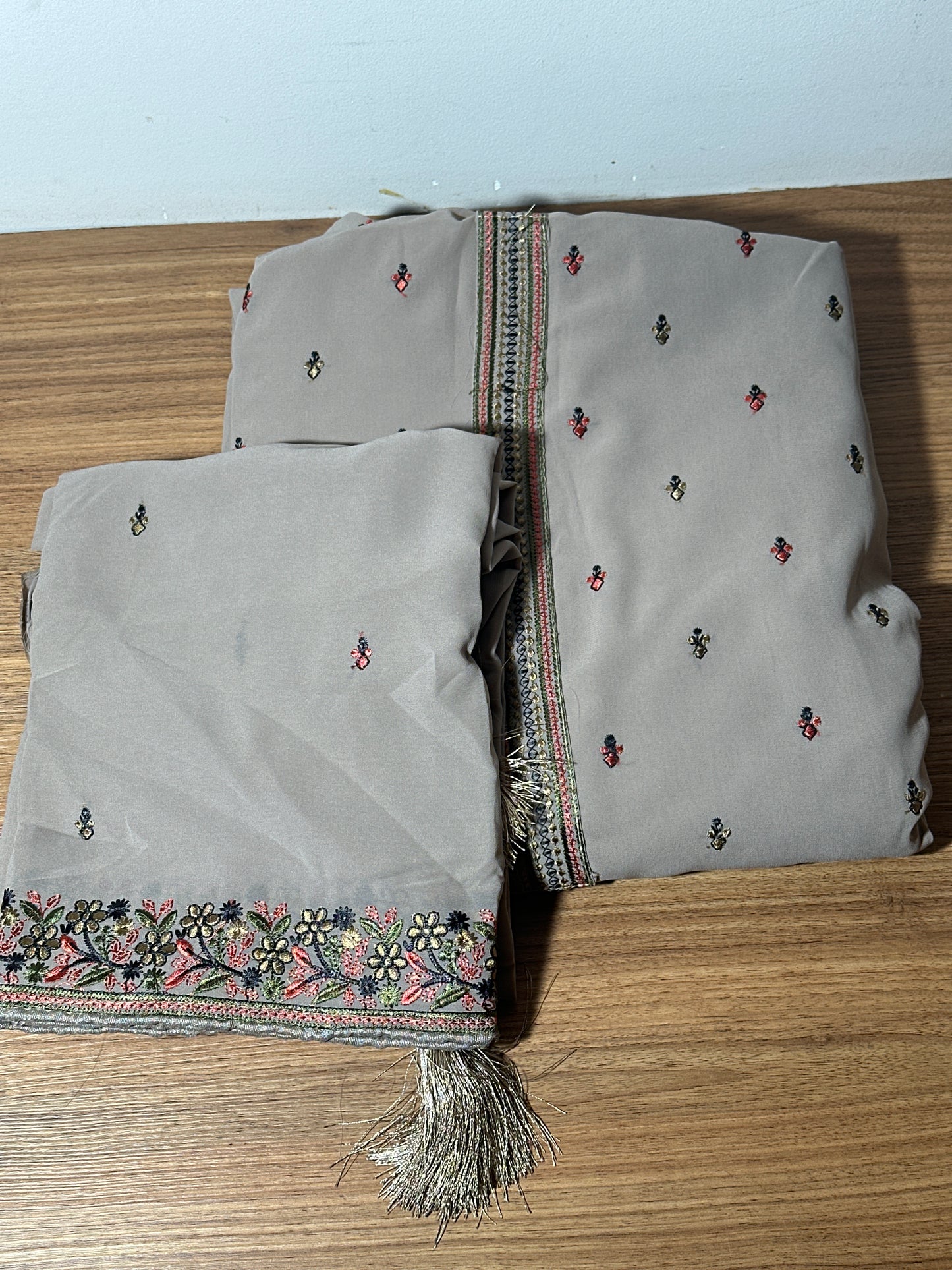 OFFER SALES UNSTITCHED SALWAR SUITS -  IHA 33637