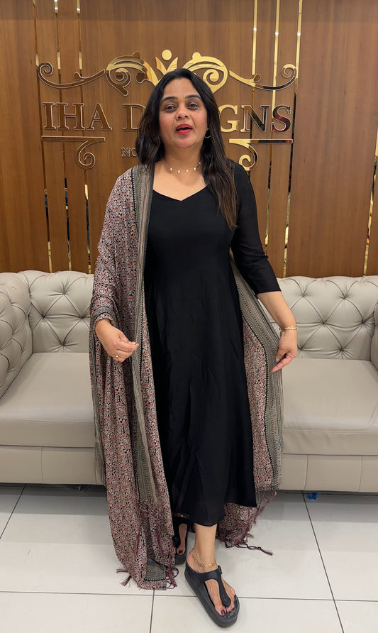 IHA'S IN-HOUSE SLITTED TOP, BOTTOM AND DUPATTA - IHA 28315