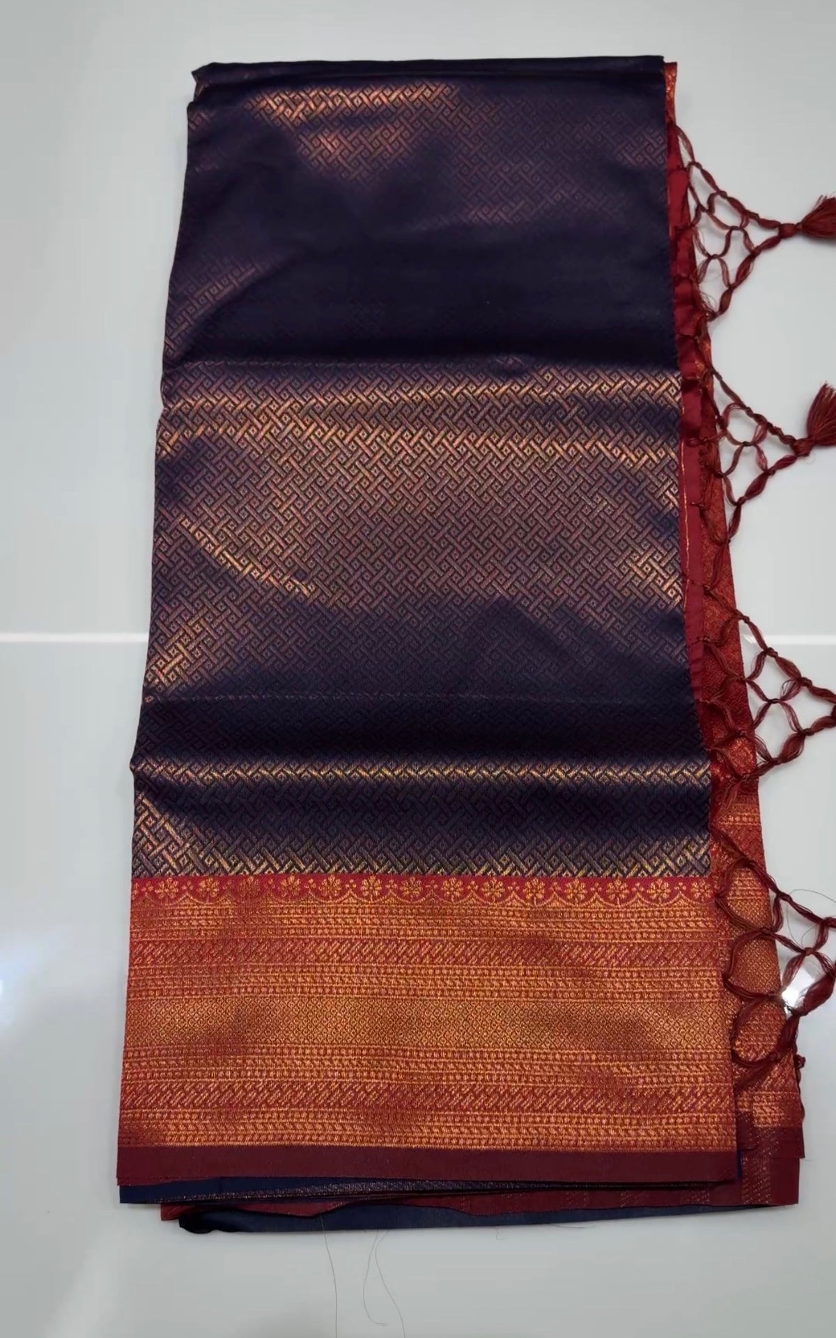 OFFER SALES SAREES - IHA 35386