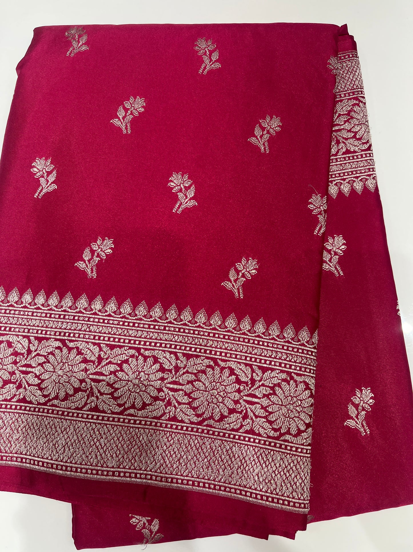 OFFER SALES SAREES -  IHA 34228