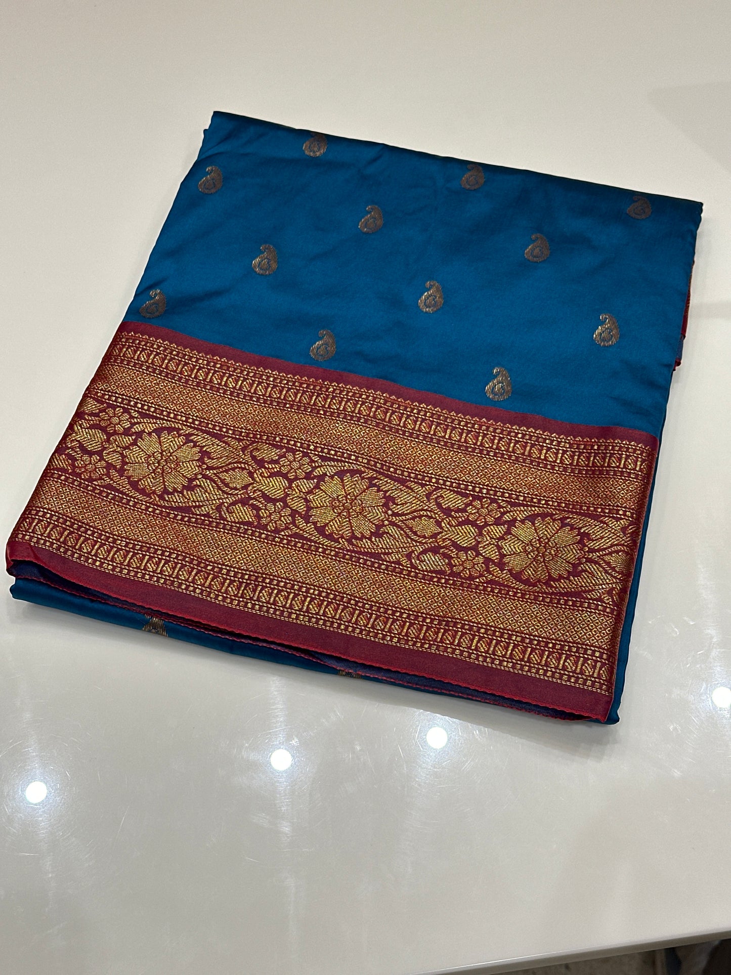 OFFER SALES SAREES - IHA 27171