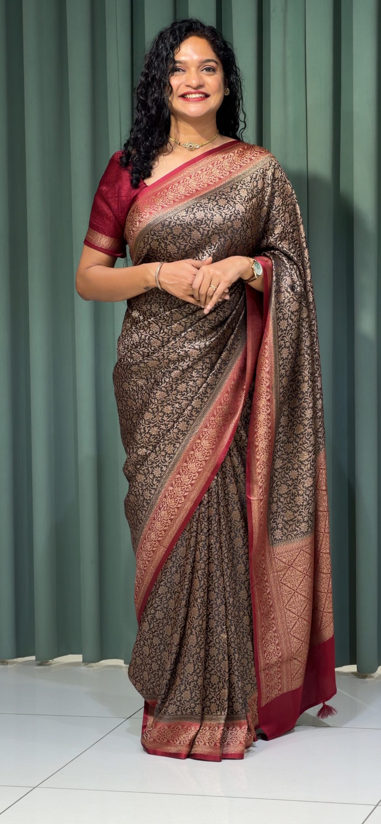 SEMI BANARASI SAREES - IHA 35102
