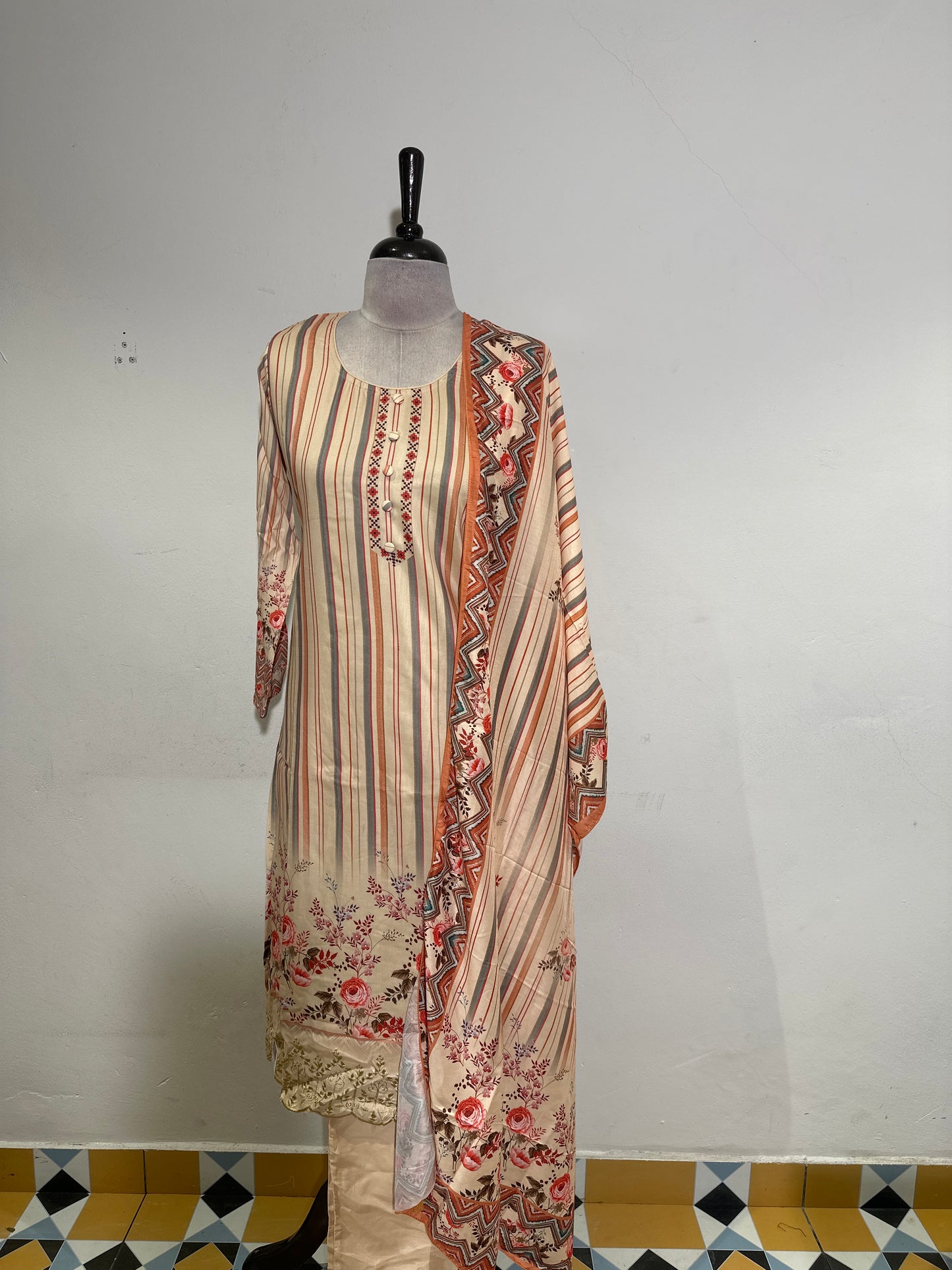 OFFER SALES TOP AND BOTTOM  -  IHA 34262