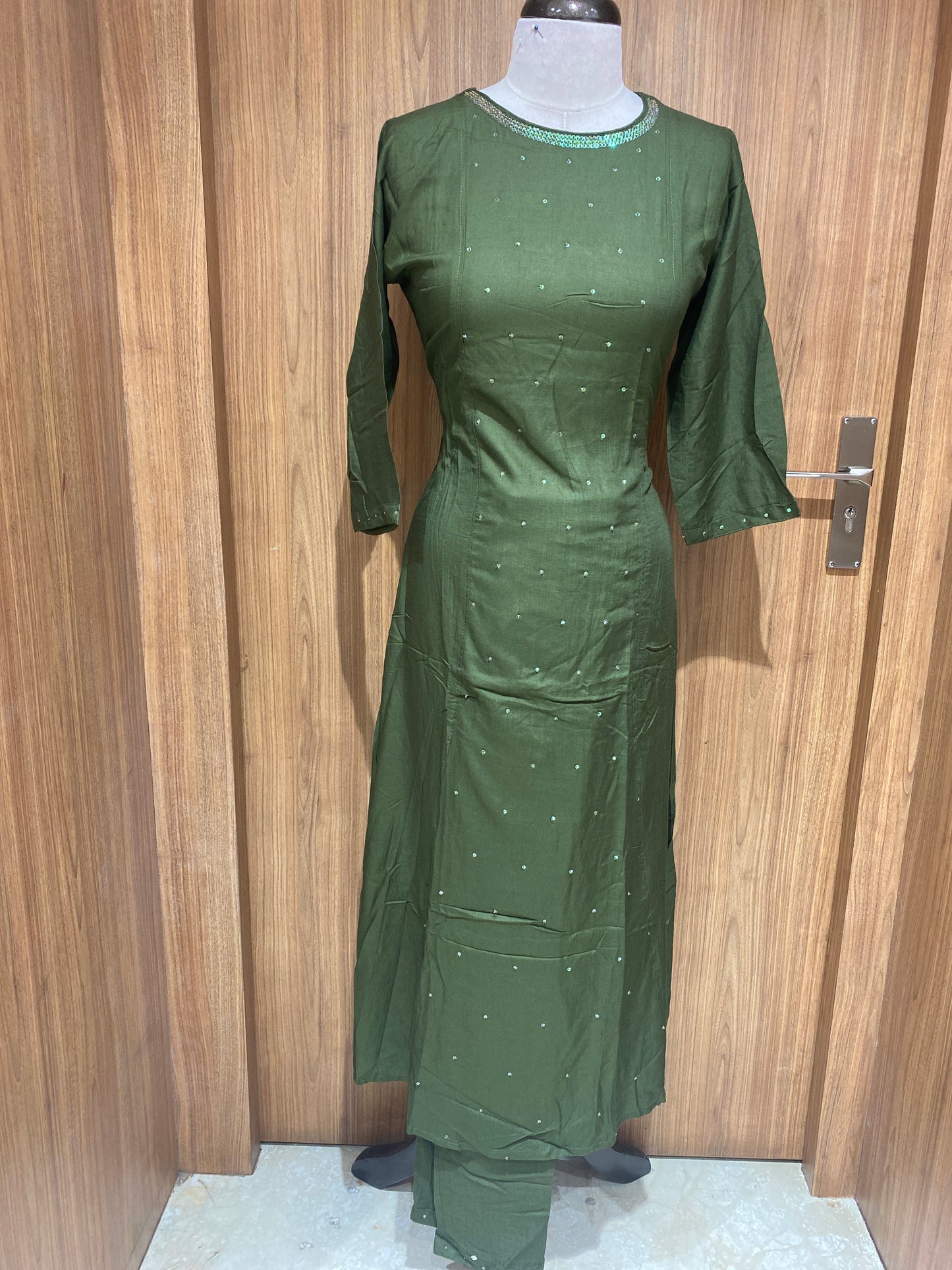 OFFER SALES TOP AND BOTTOM - IHA 27052