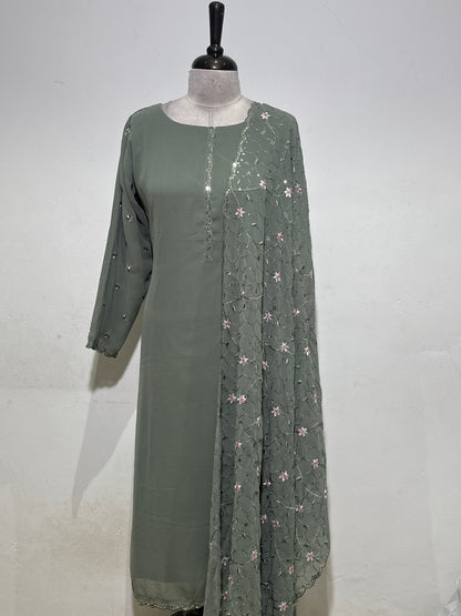 OFFER SALES READY TO WEAR SETS  -  IHA 35622
