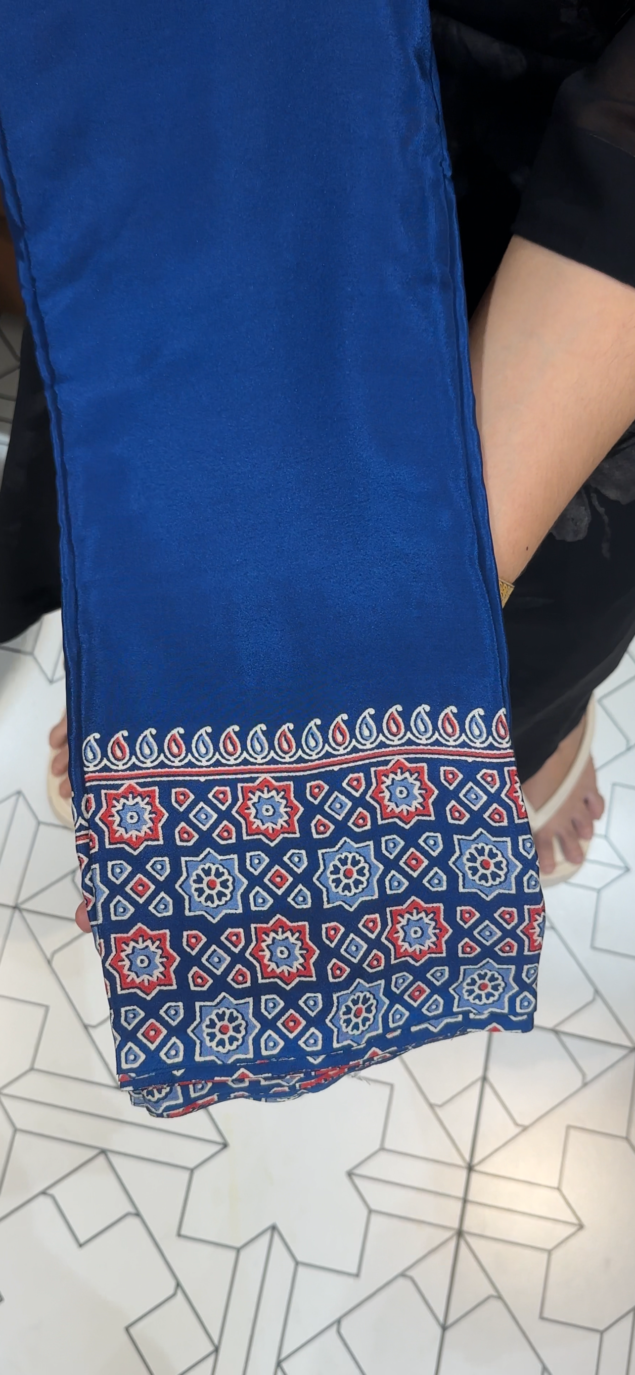 OFFER SALES SAREES - IHA 35011