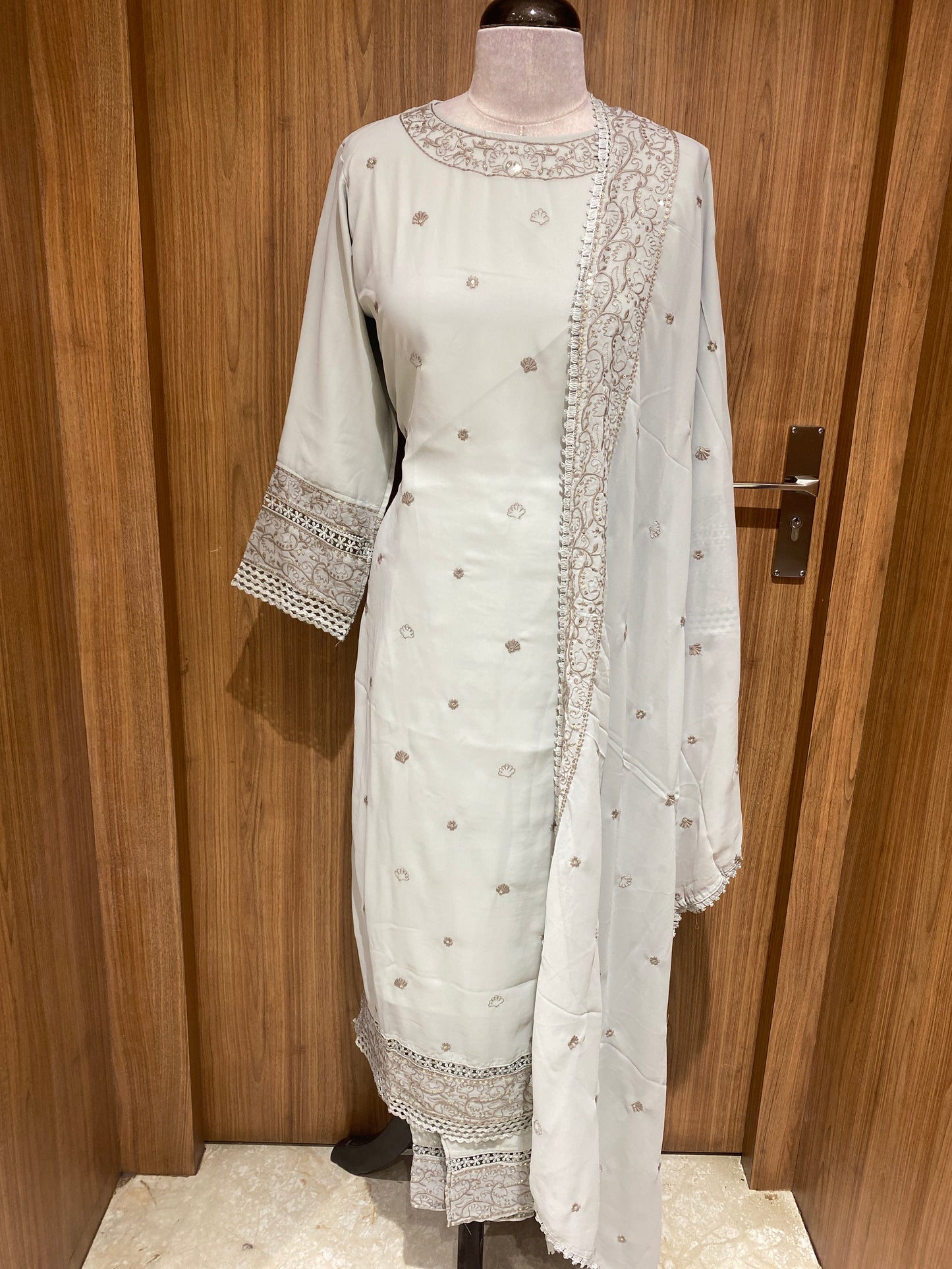 OFFER SALES TOP AND BOTTOM - IHA 27066