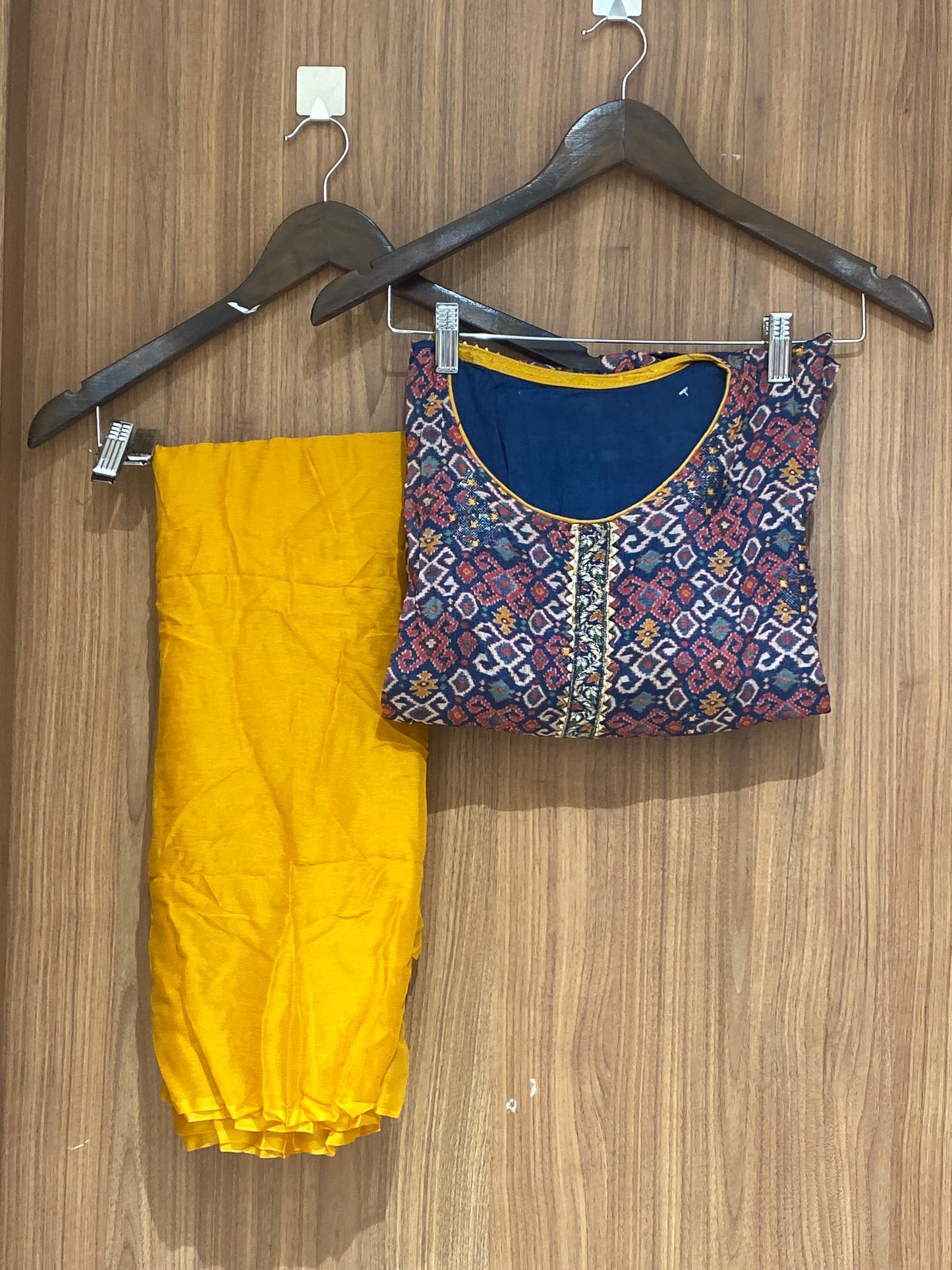 OFFER SALES UNSTITCHED SALWAR SUITS - IHA 26991