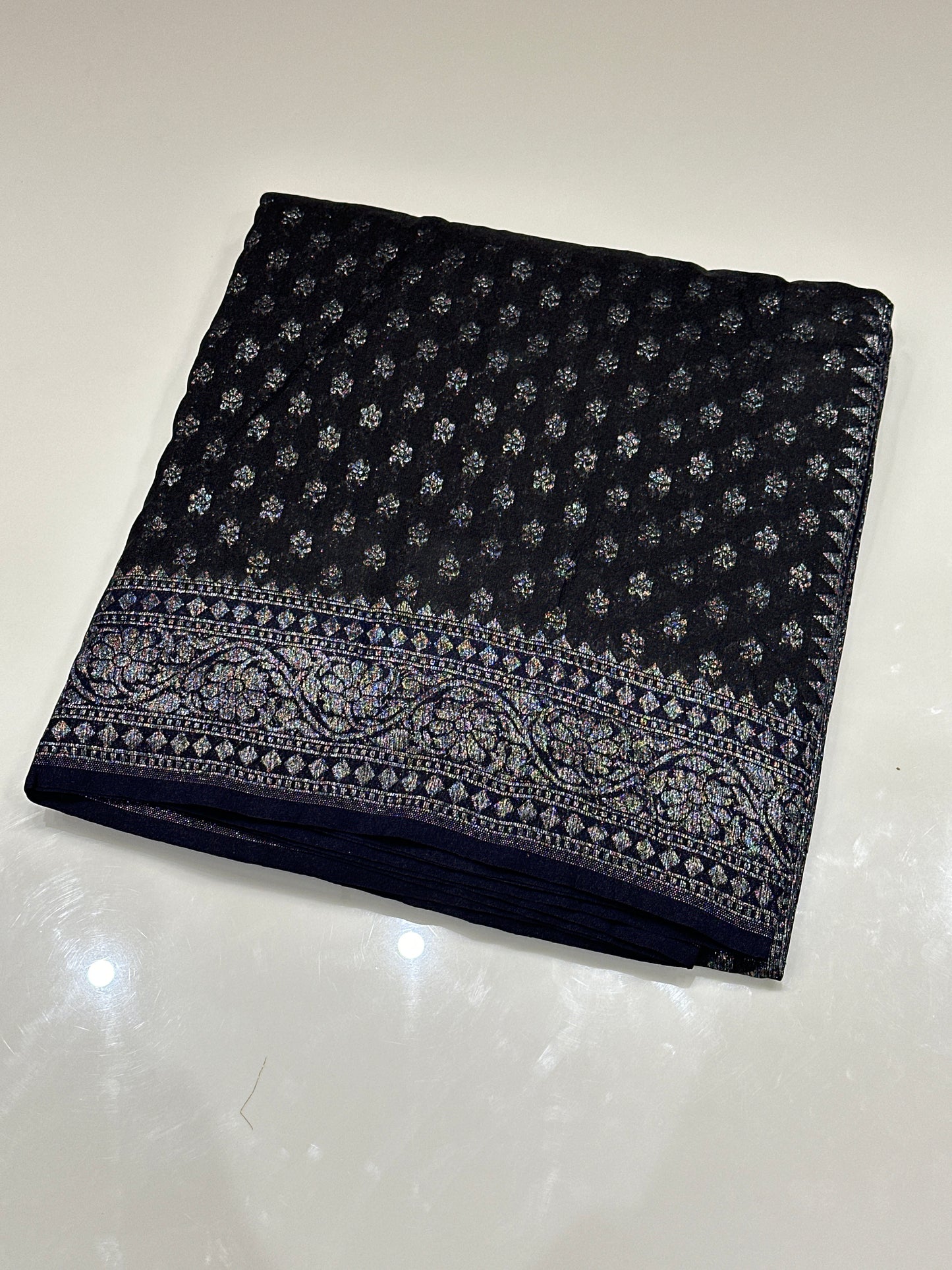 OFFER SALES SAREES - IHA 27178