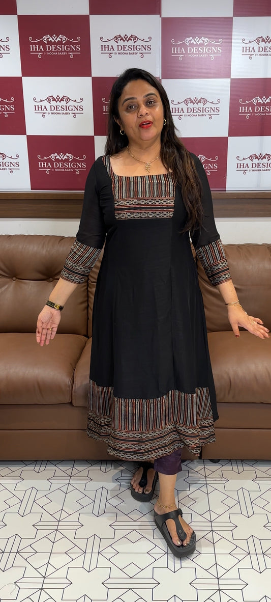 IHA'S IN-HOUSE SLITTED TOPS- IHA 25018