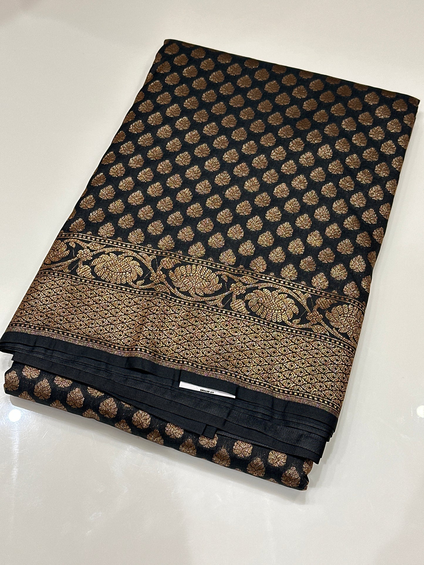 OFFER SALES SAREES - IHA 27137