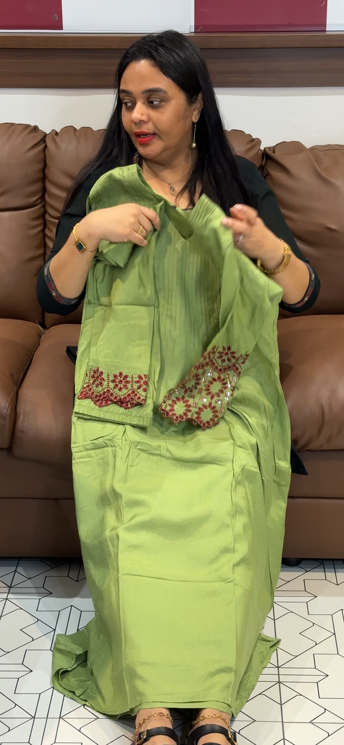 OFFER SALES READY TO WEAR SETS - IHA 35748