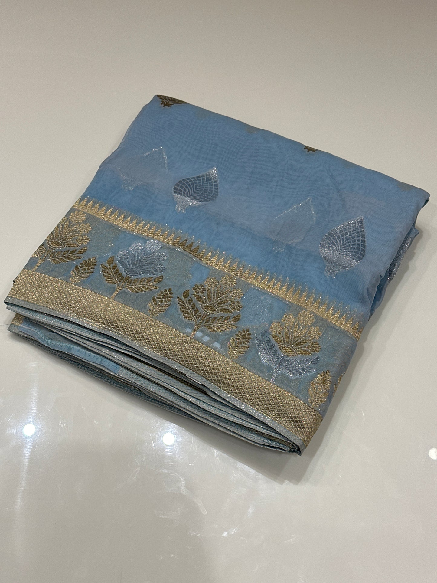 OFFER SALES SAREES - IHA 27137
