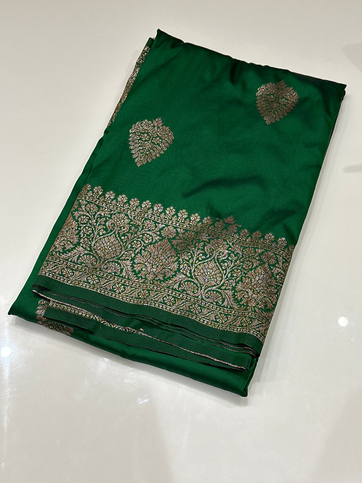 OFFER SALES SAREES - IHA 27137